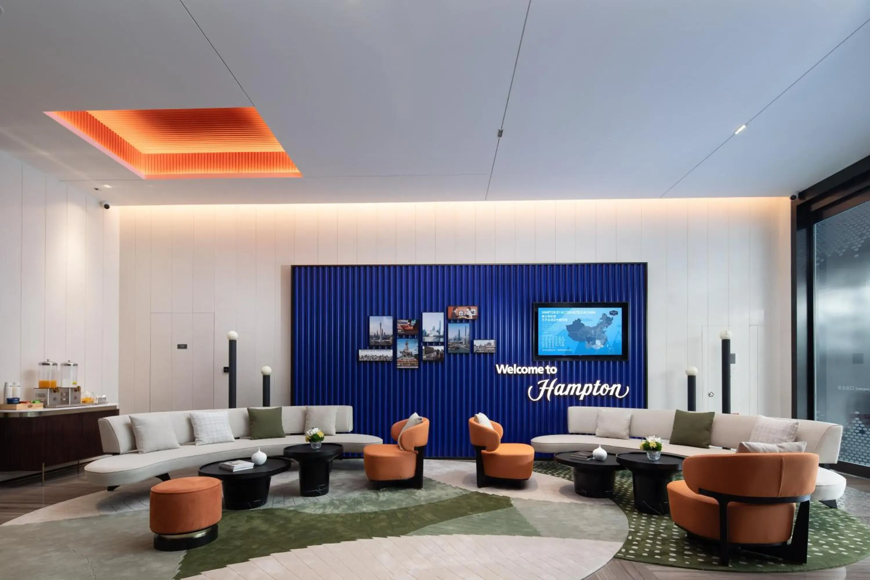 Lobby or reception in Hampton by Hilton Guangzhou Xintang-Free Canton Fair Shuttle Lobby or reception in Hampton by Hilton Guangzhou Xintang-Free Canton Fair Shuttle