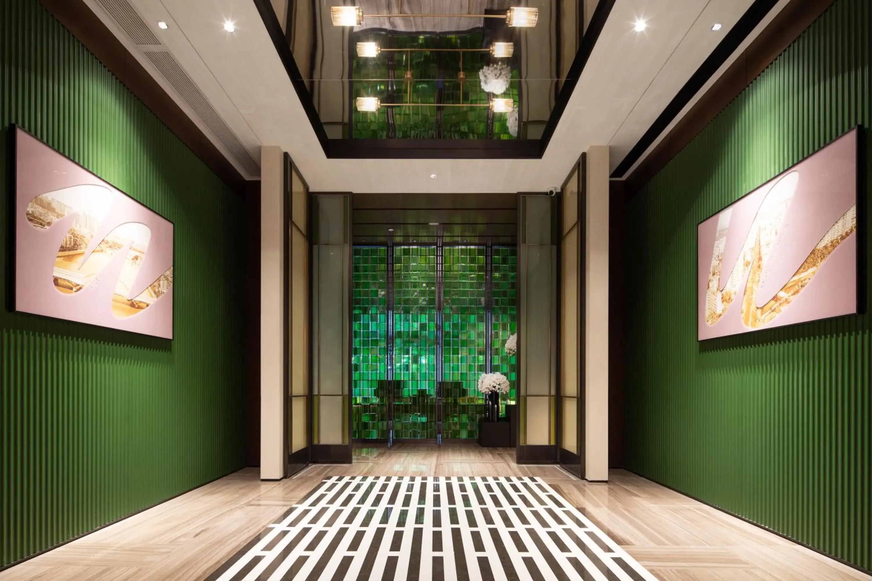 Lobby or reception in Hampton by Hilton Guangzhou Xintang-Free Canton Fair Shuttle Lobby or reception in Hampton by Hilton Guangzhou Xintang-Free Canton Fair Shuttle