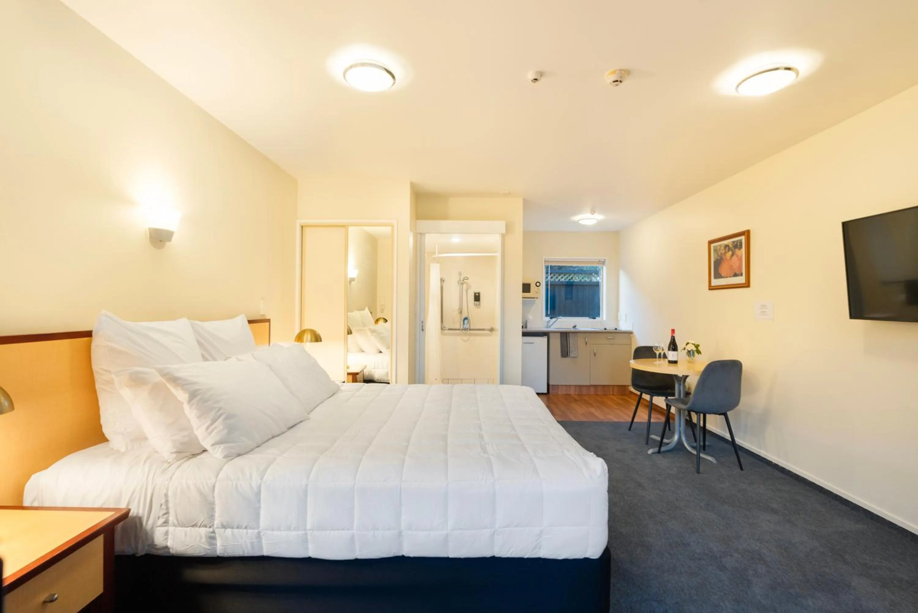 Bedroom, Bed in Daffodil Motel