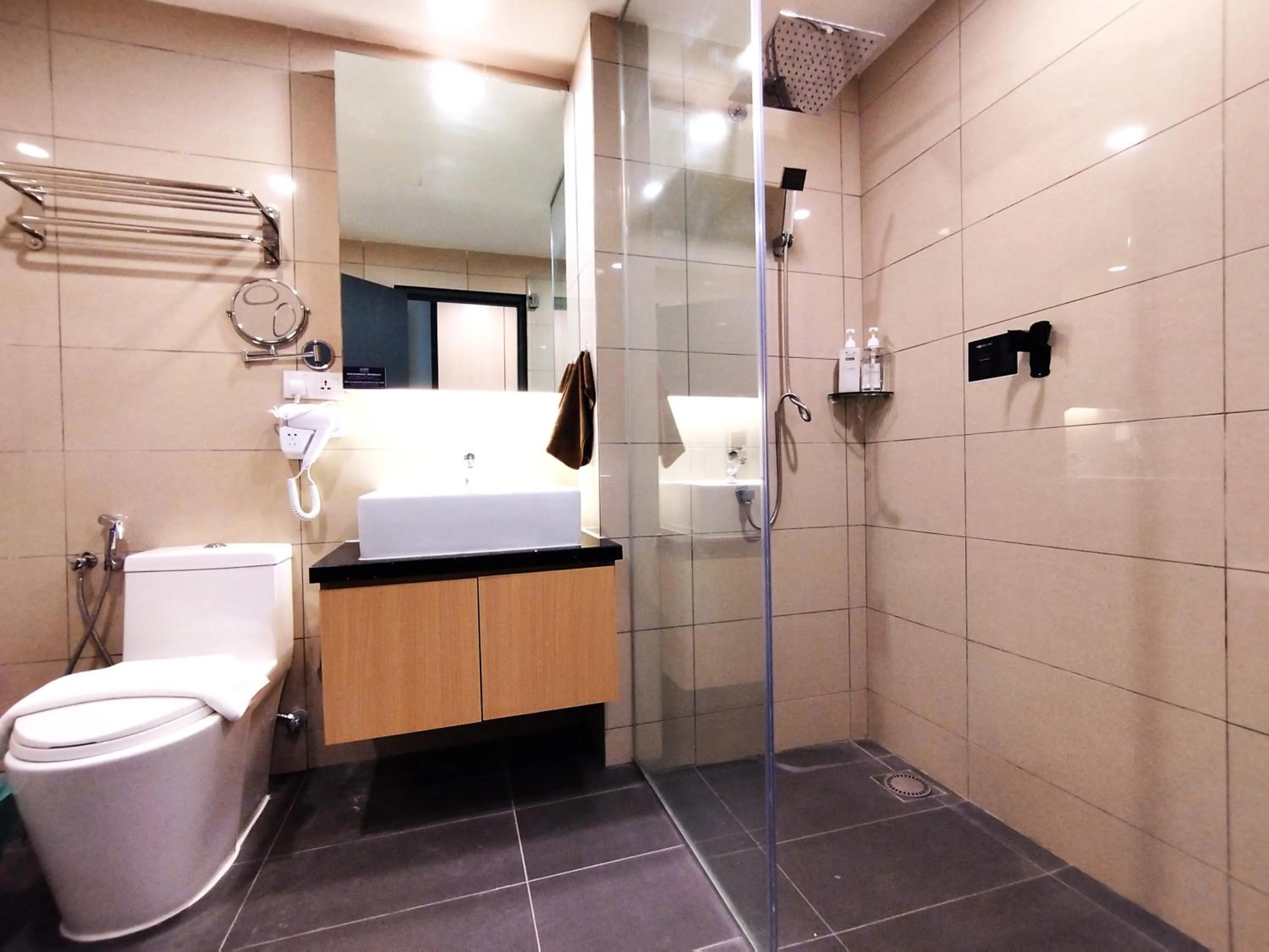 Bathroom in GENTING FoggyCold StayCation AT Ion Delemen By HAPYHOME