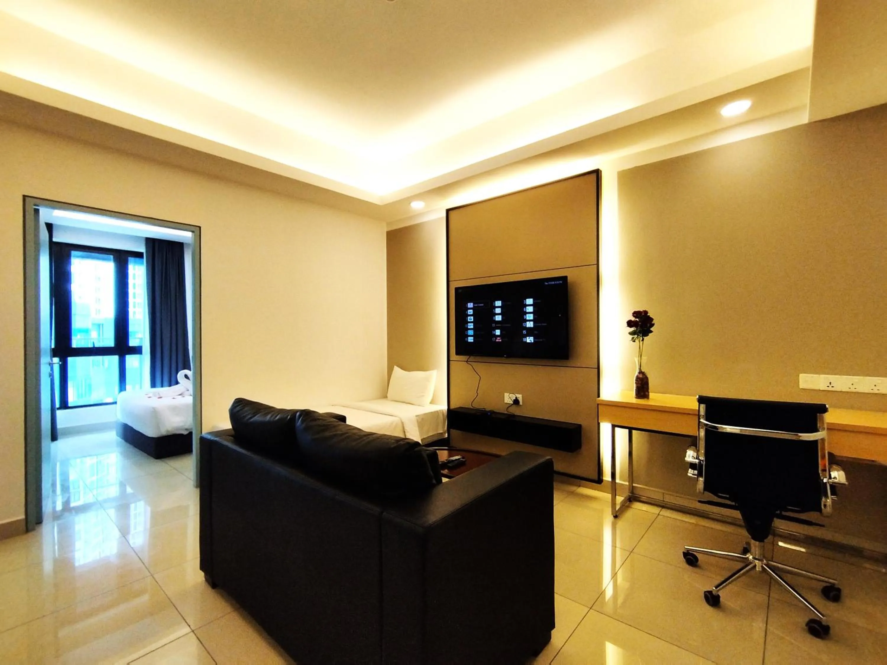 Living room in GENTING FoggyCold StayCation AT Ion Delemen By HAPYHOME