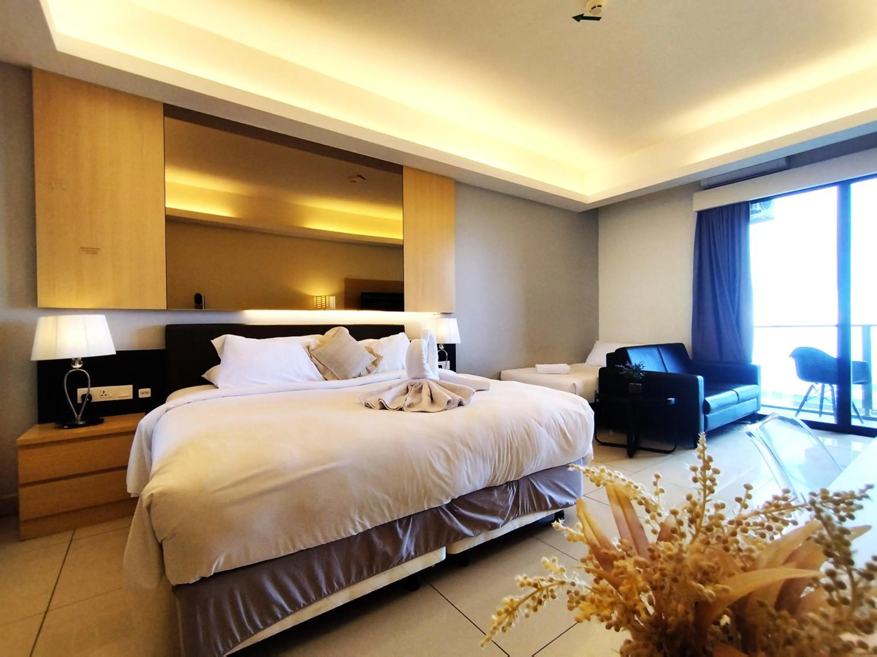 Bedroom, Bed in GENTING FoggyCold StayCation AT Ion Delemen By HAPYHOME