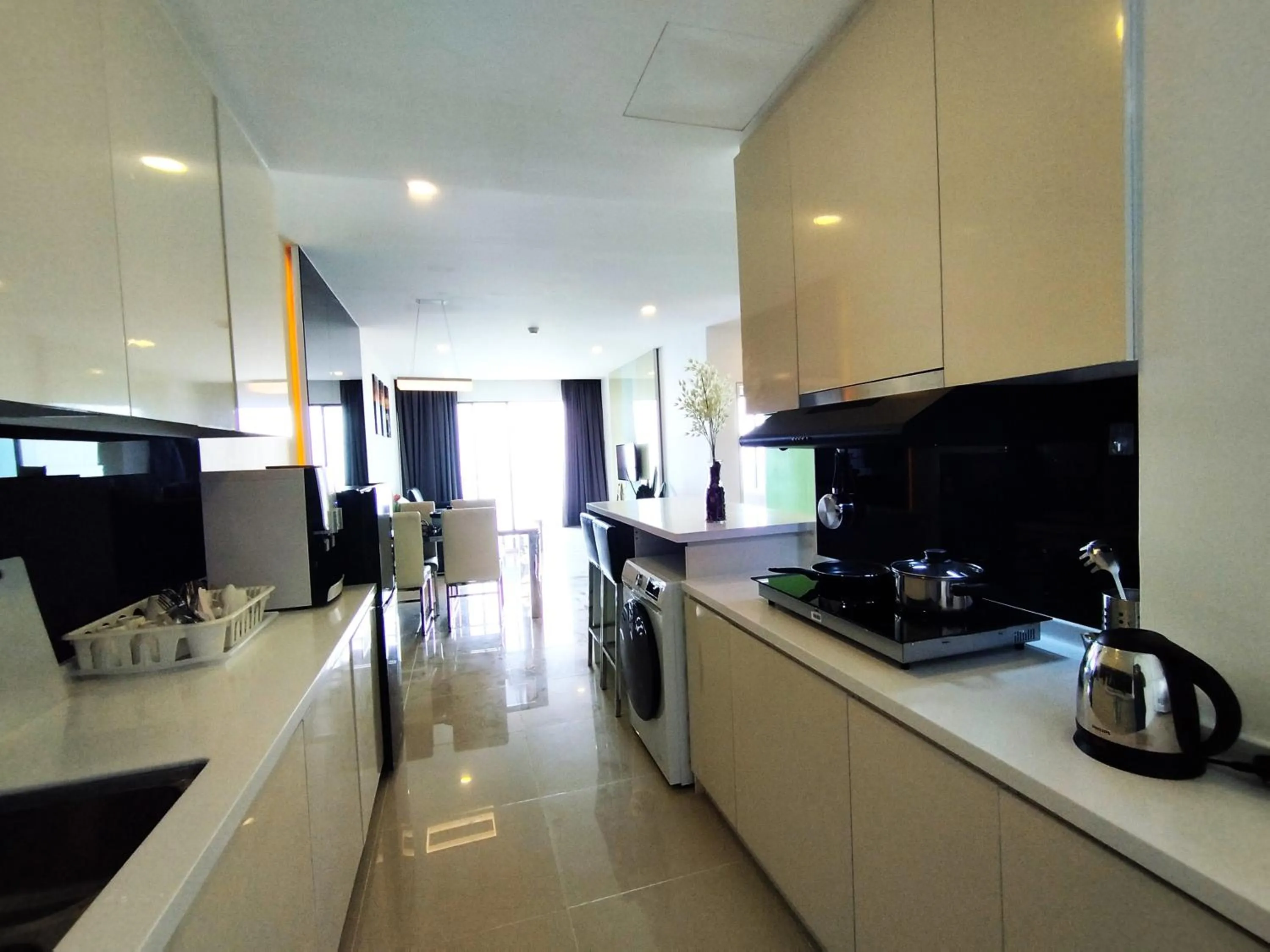 Kitchen or kitchenette in GENTING FoggyCold StayCation AT Ion Delemen By HAPYHOME