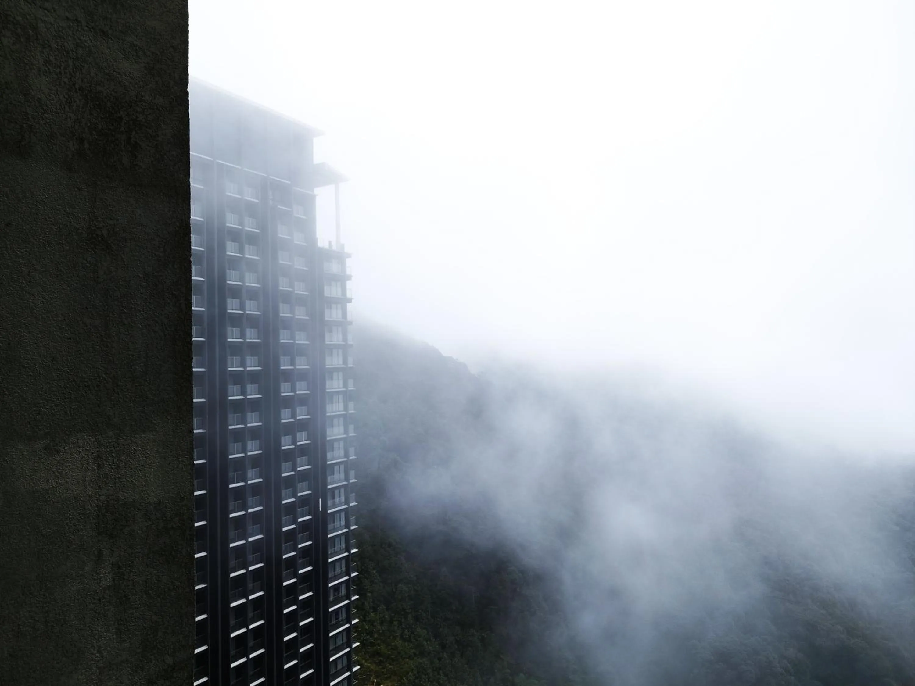 Balcony/Terrace in GENTING FoggyCold StayCation AT Ion Delemen By HAPYHOME