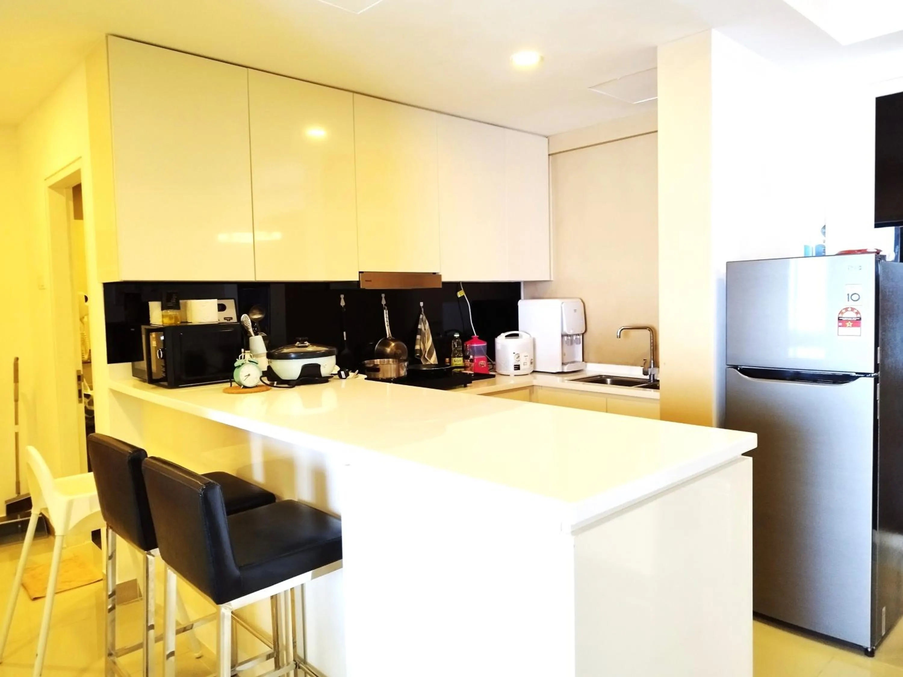 Kitchen or kitchenette in GENTING FoggyCold StayCation AT Ion Delemen By HAPYHOME