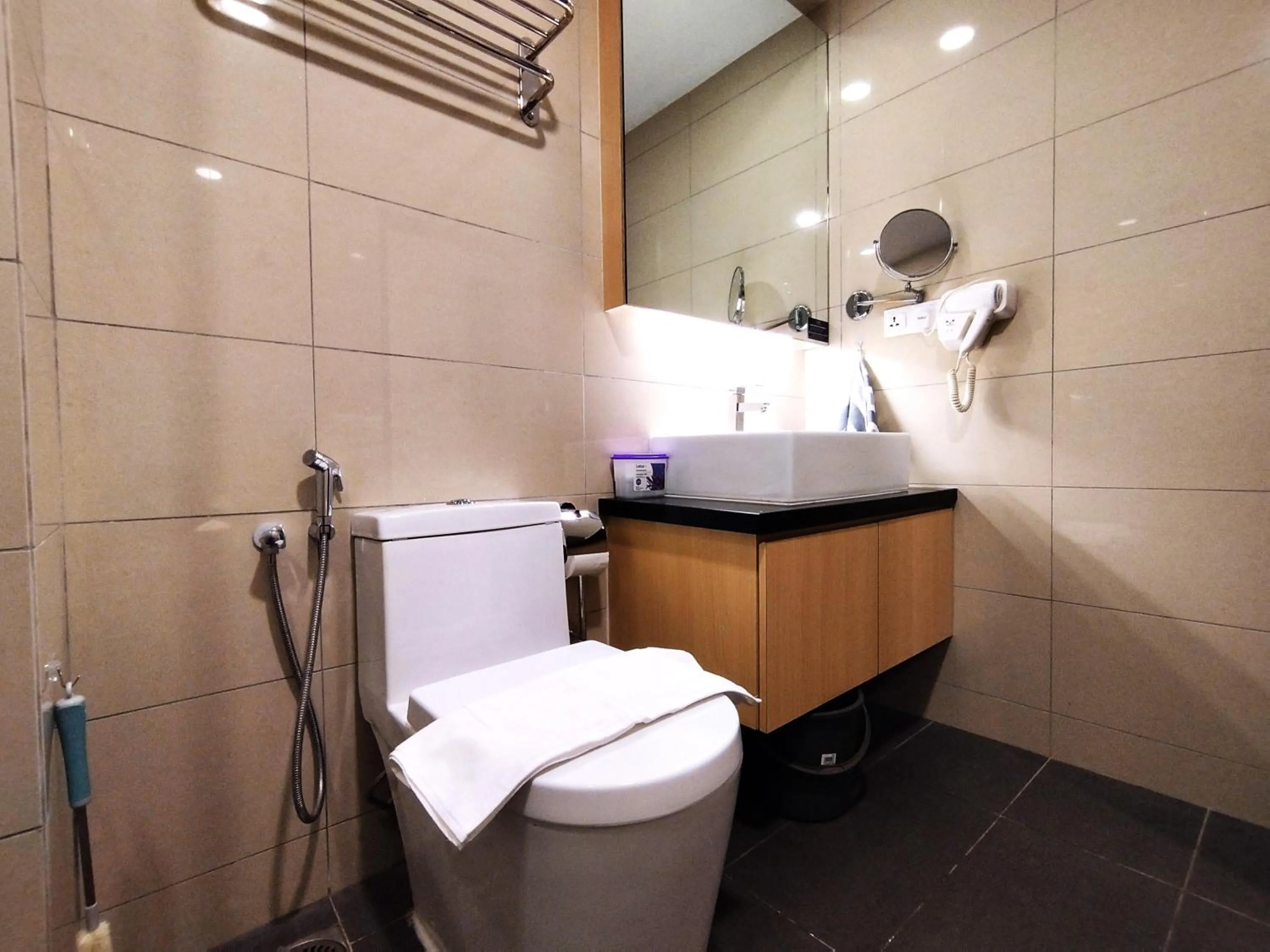 Bathroom in GENTING FoggyCold StayCation AT Ion Delemen By HAPYHOME