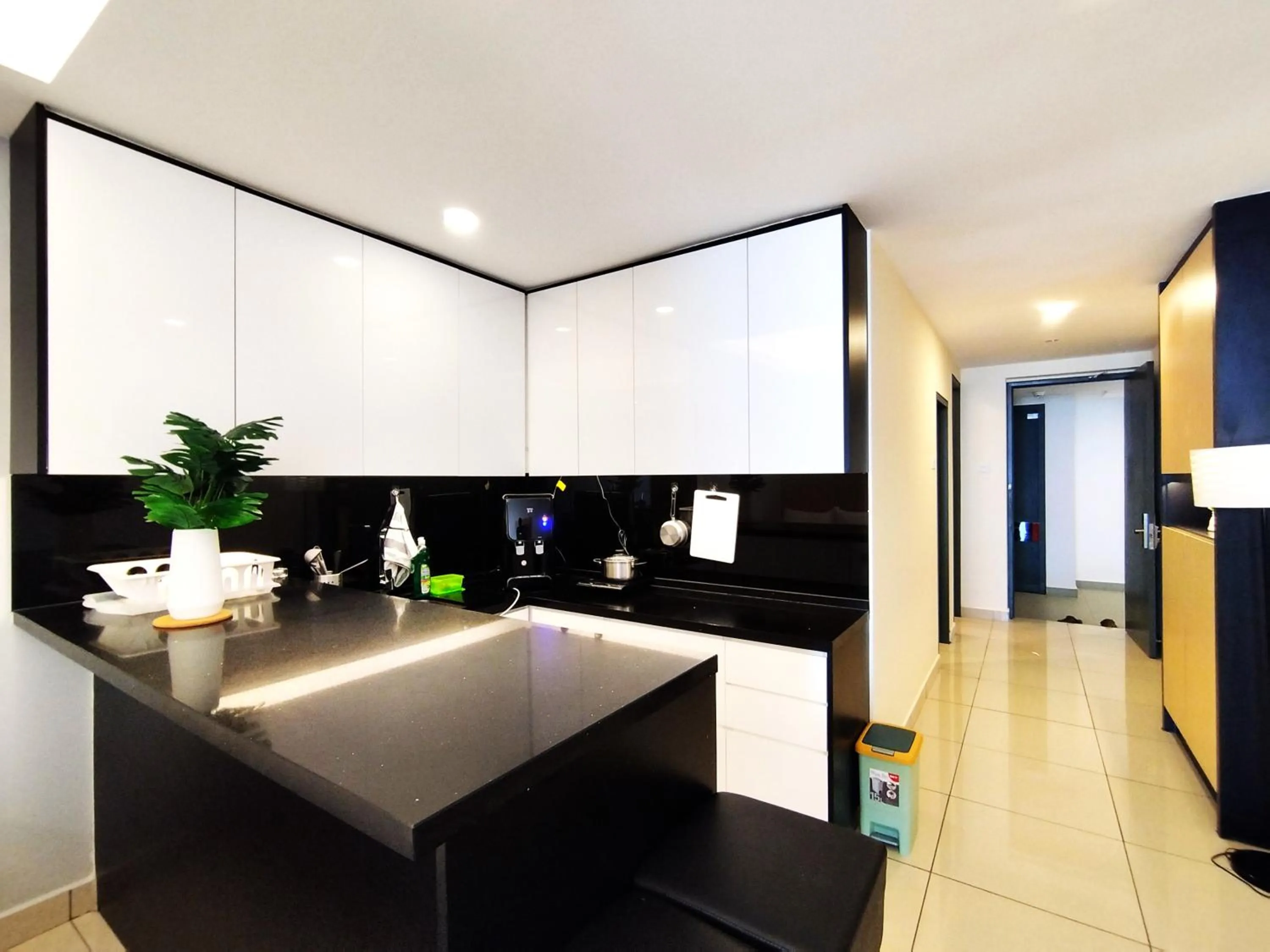 Kitchen or kitchenette in GENTING FoggyCold StayCation AT Ion Delemen By HAPYHOME