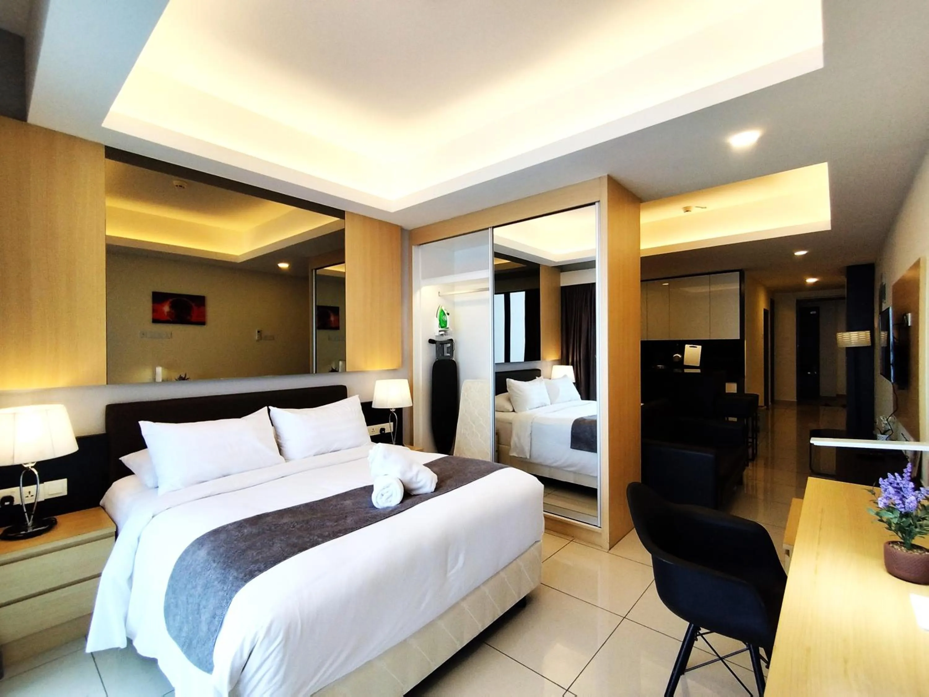 Bedroom, Bed in GENTING FoggyCold StayCation AT Ion Delemen By HAPYHOME