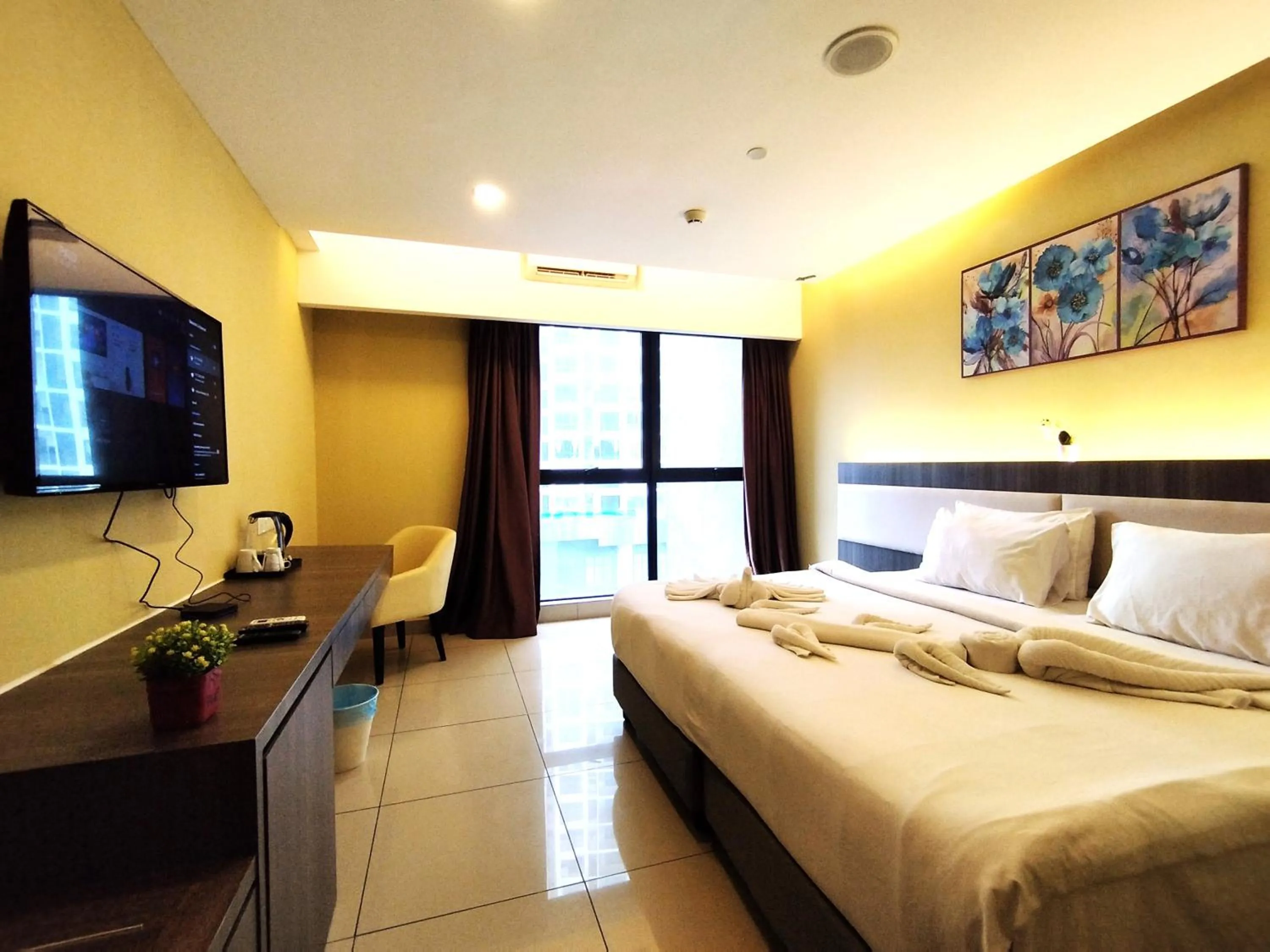 Bedroom, Bed in GENTING FoggyCold StayCation AT Ion Delemen By HAPYHOME