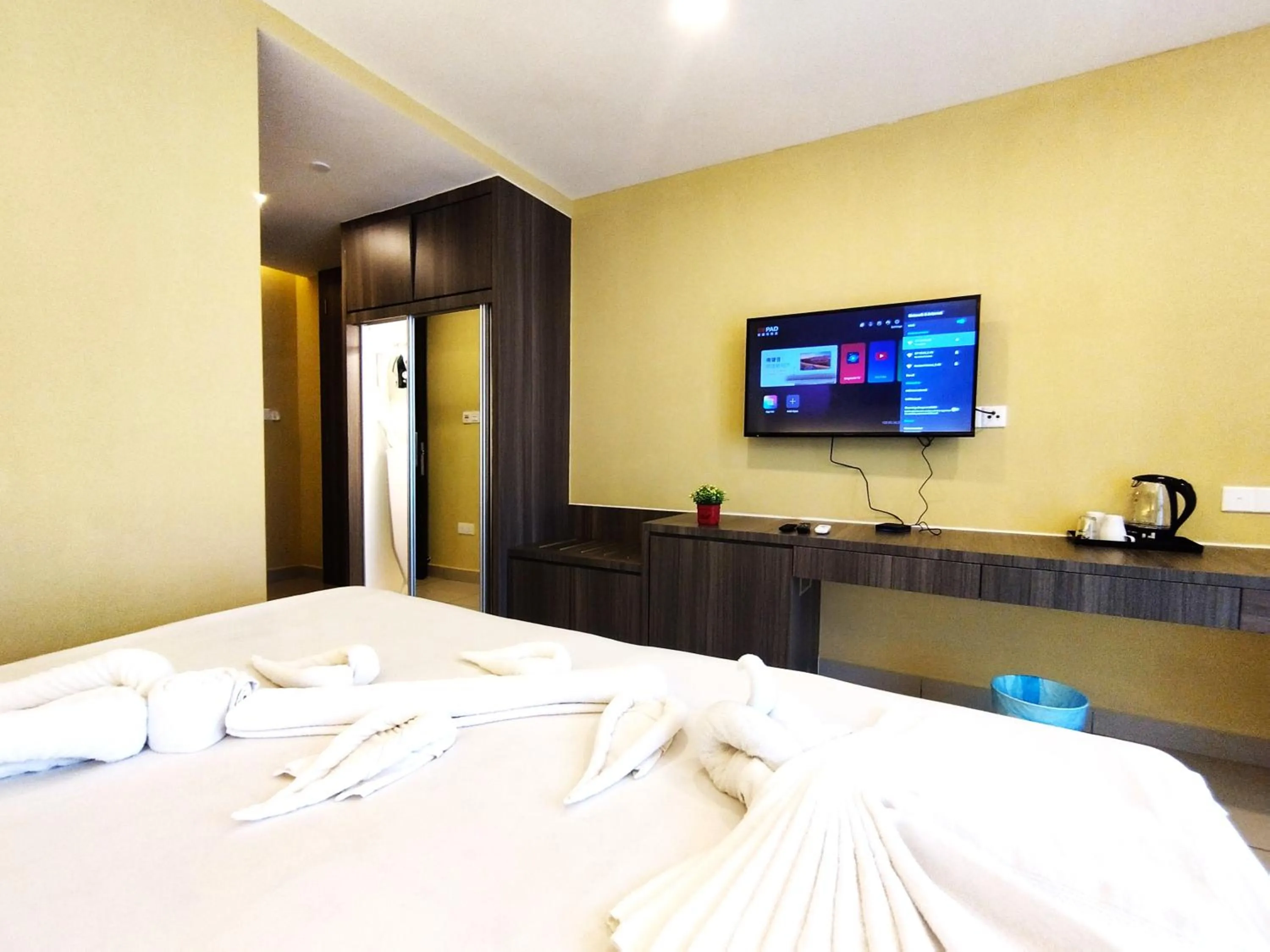 Bedroom, Bed in GENTING FoggyCold StayCation AT Ion Delemen By HAPYHOME