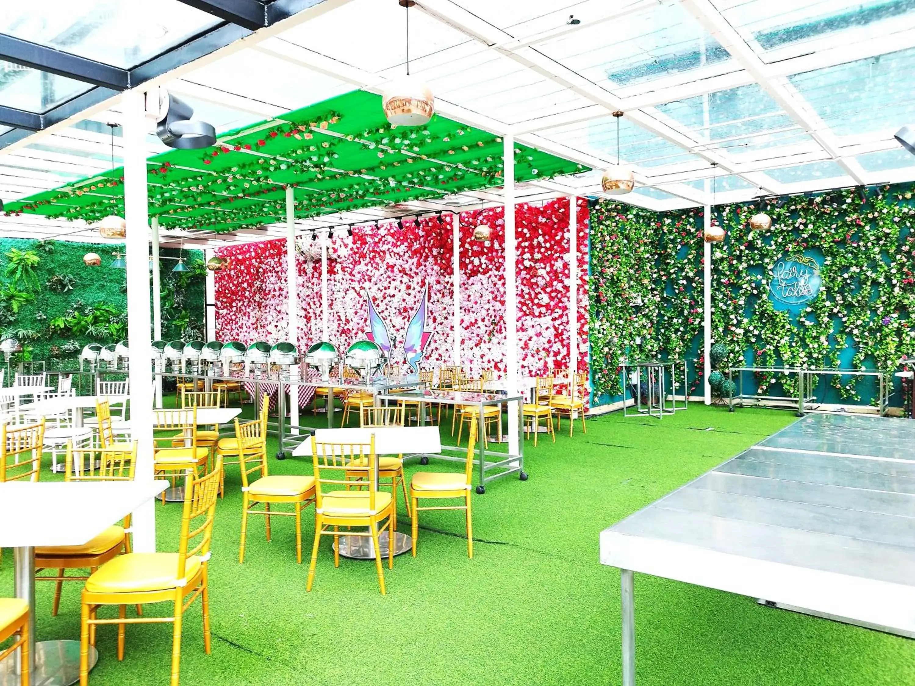 Restaurant/places to eat in GENTING FoggyCold StayCation AT Ion Delemen By HAPYHOME Restaurant/places to eat in GENTING FoggyCold StayCation AT Ion Delemen By HAPYHOME