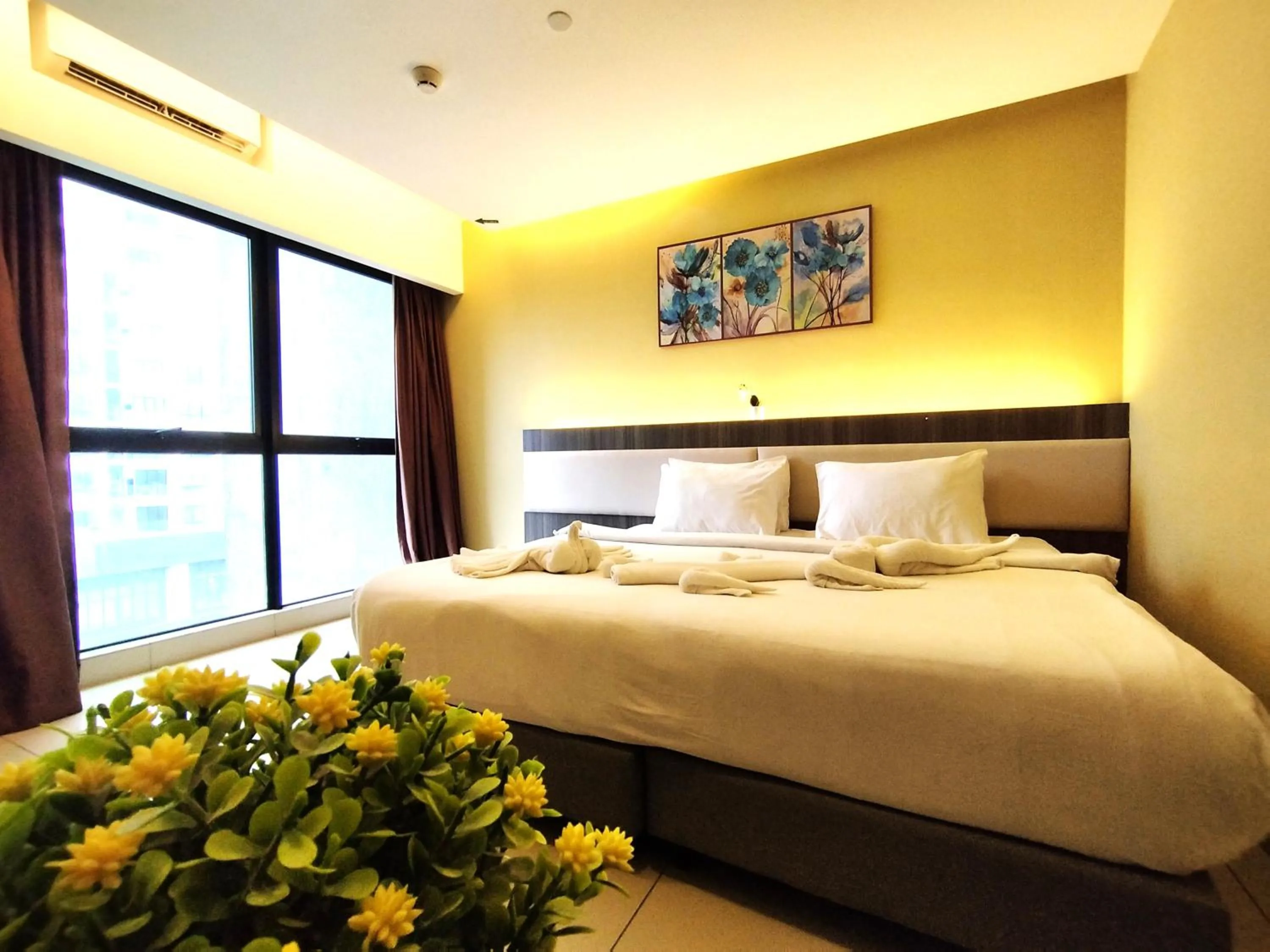 Bedroom, Bed in GENTING FoggyCold StayCation AT Ion Delemen By HAPYHOME