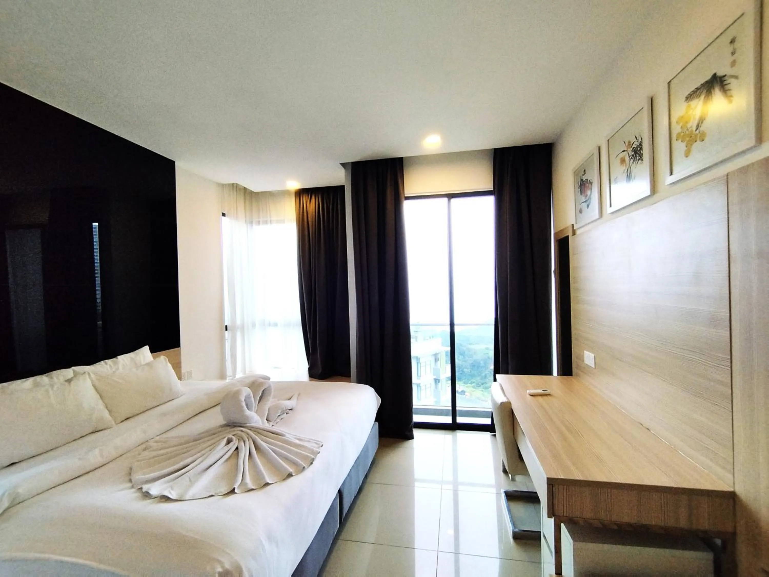 Bedroom, Bed in GENTING FoggyCold StayCation AT Ion Delemen By HAPYHOME