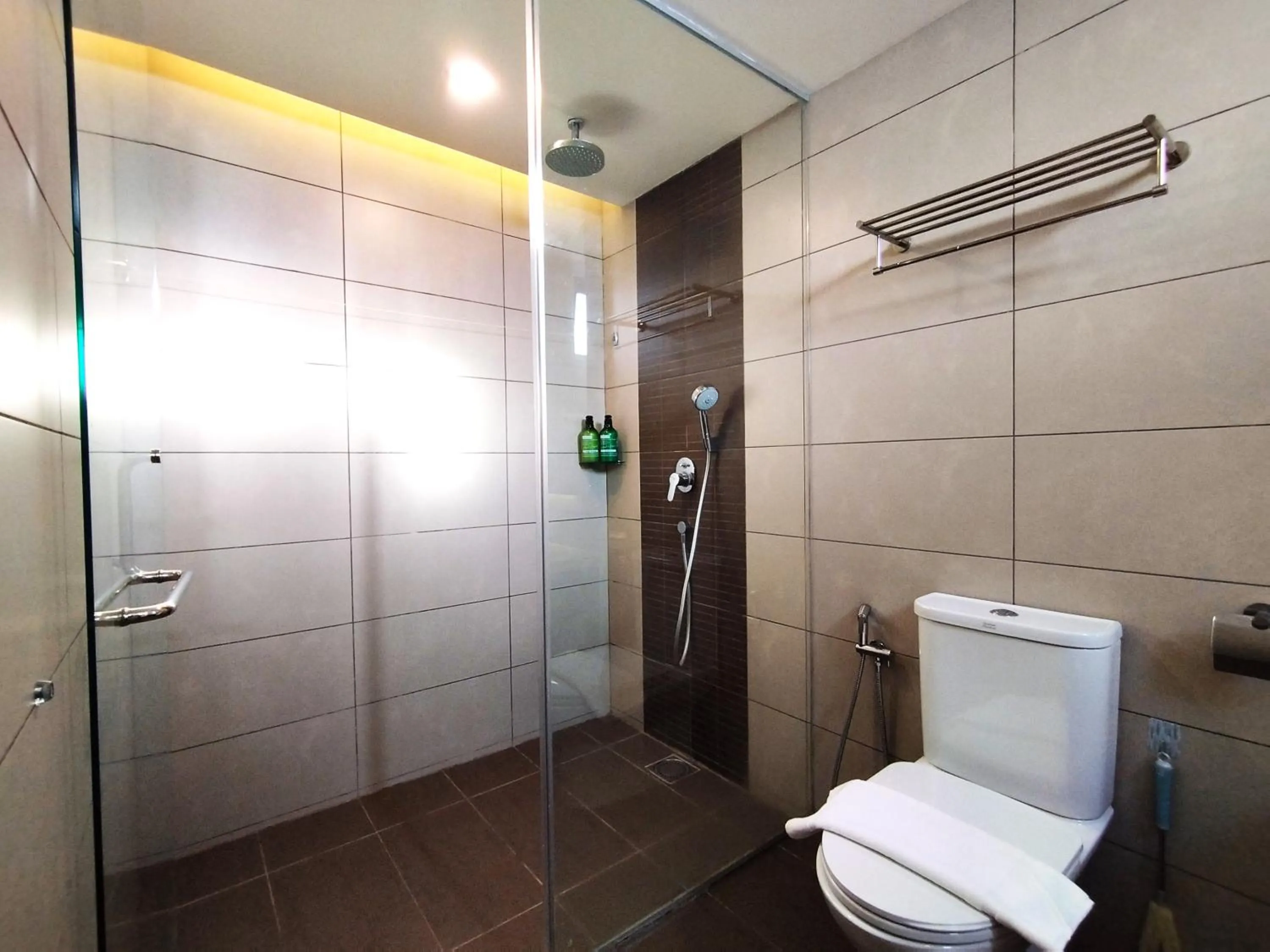 Bathroom in GENTING FoggyCold StayCation AT Ion Delemen By HAPYHOME