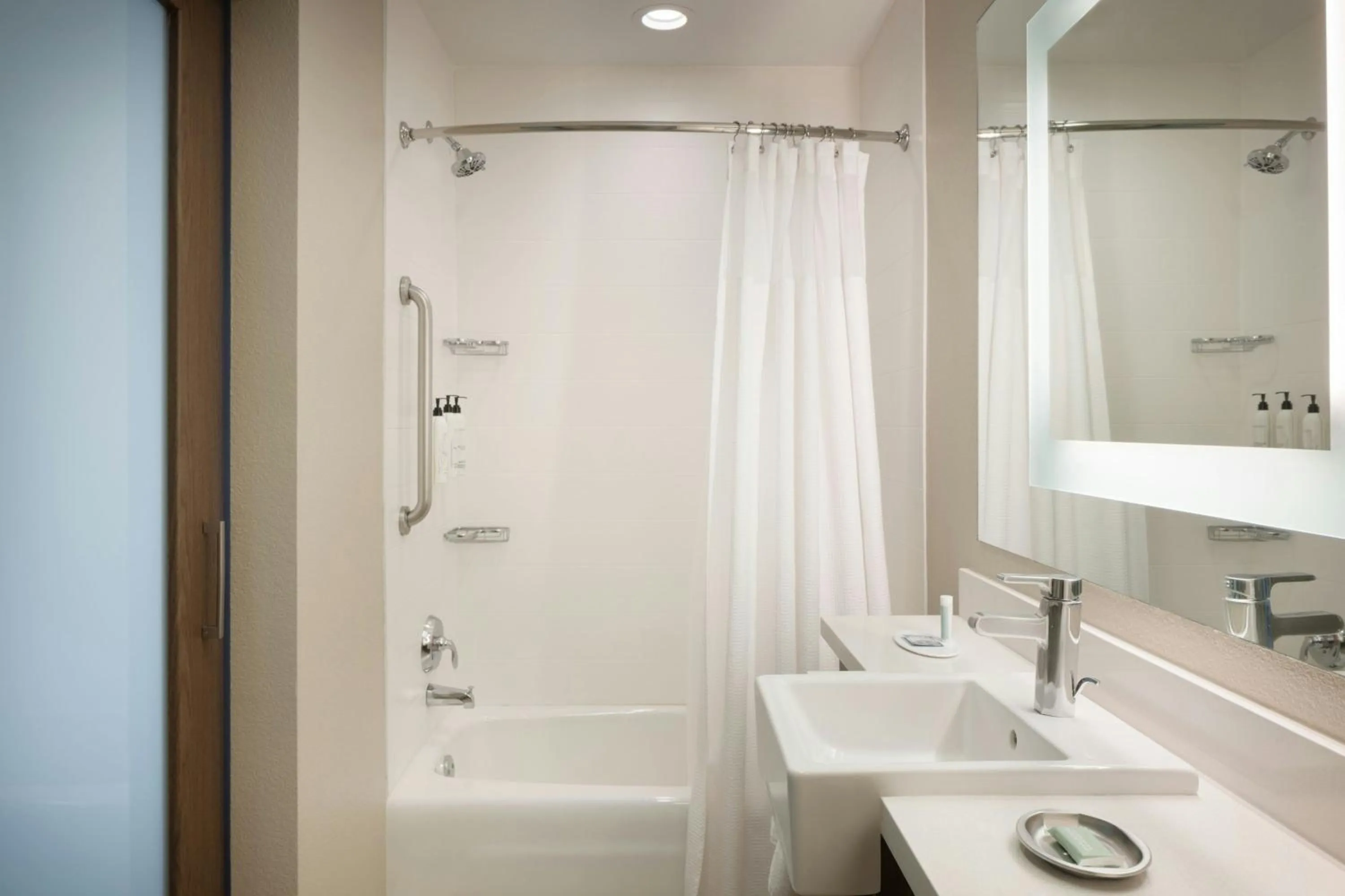 Bathroom in SpringHill Suites by Marriott Wichita Airport