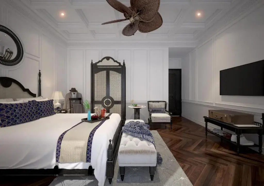 King Room with Balcony in Hanoi Graceful Hotel and Travel King Room with Balcony in Hanoi Graceful Hotel and Travel
