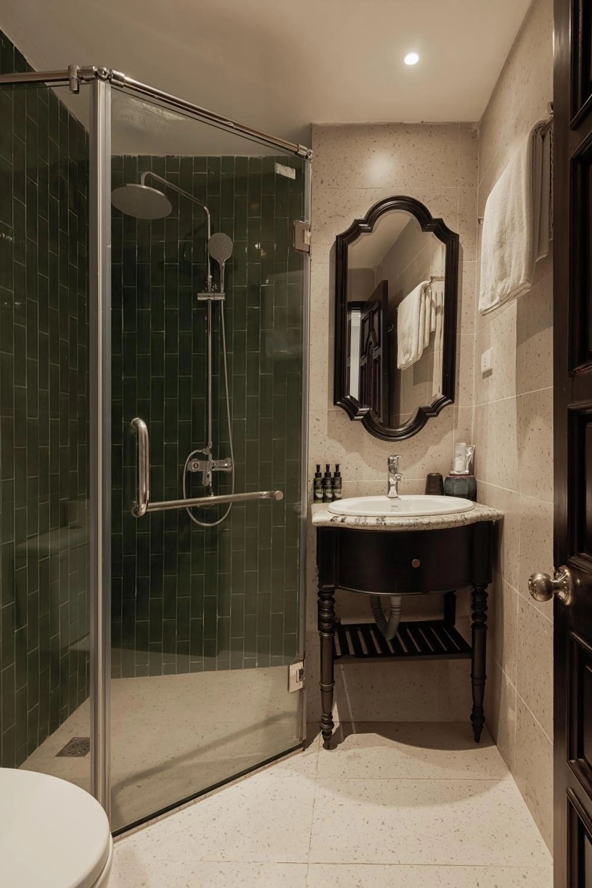 Hanoi Graceful Hotel and Travel