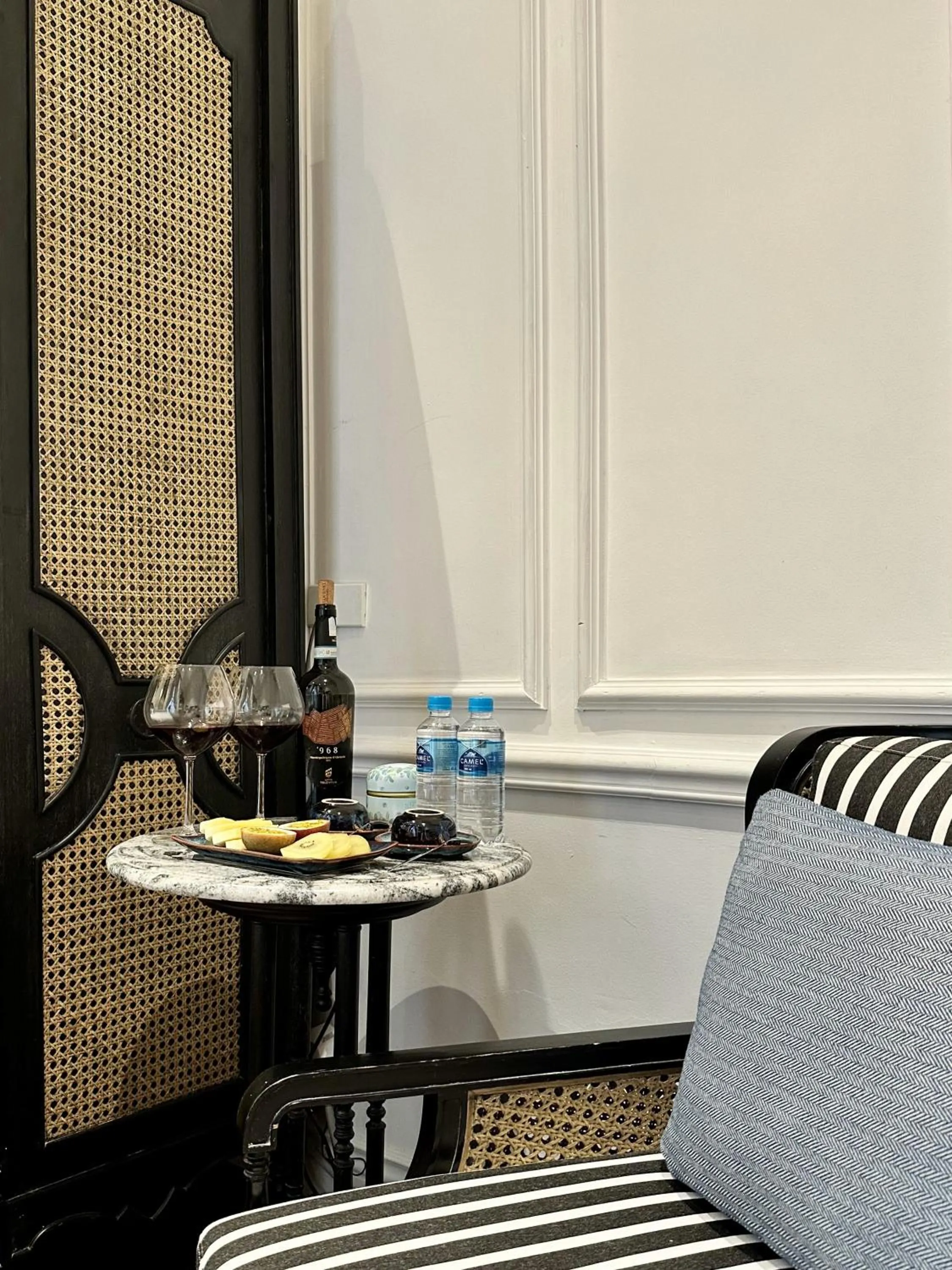 Seating area in Hanoi Graceful Hotel and Travel