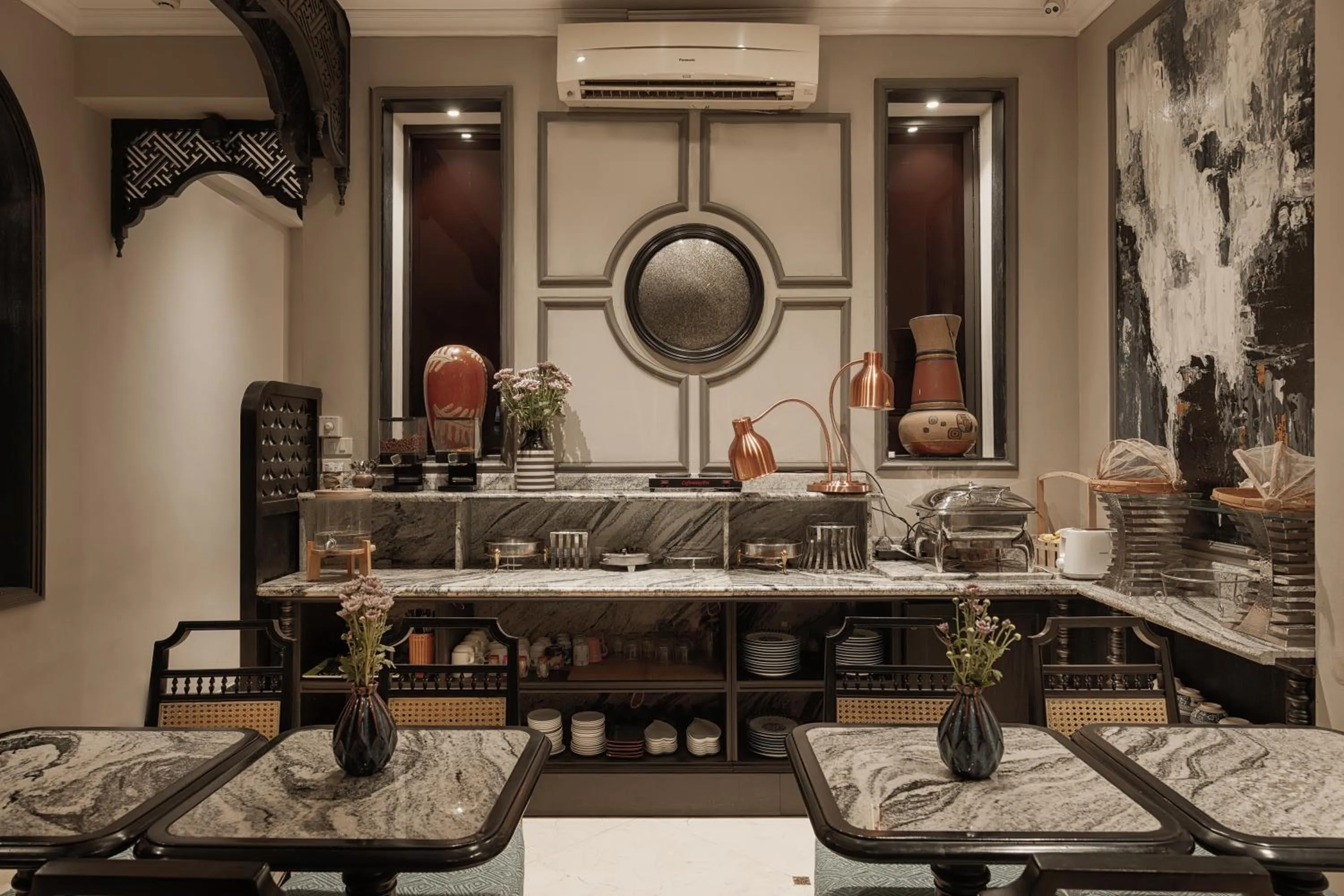 Hanoi Graceful Hotel and Travel