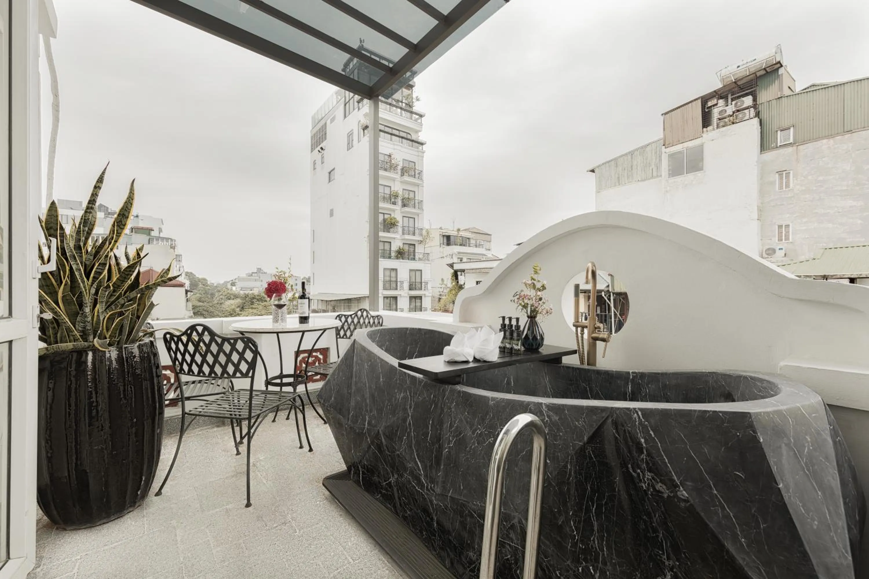 Hanoi Graceful Hotel and Travel