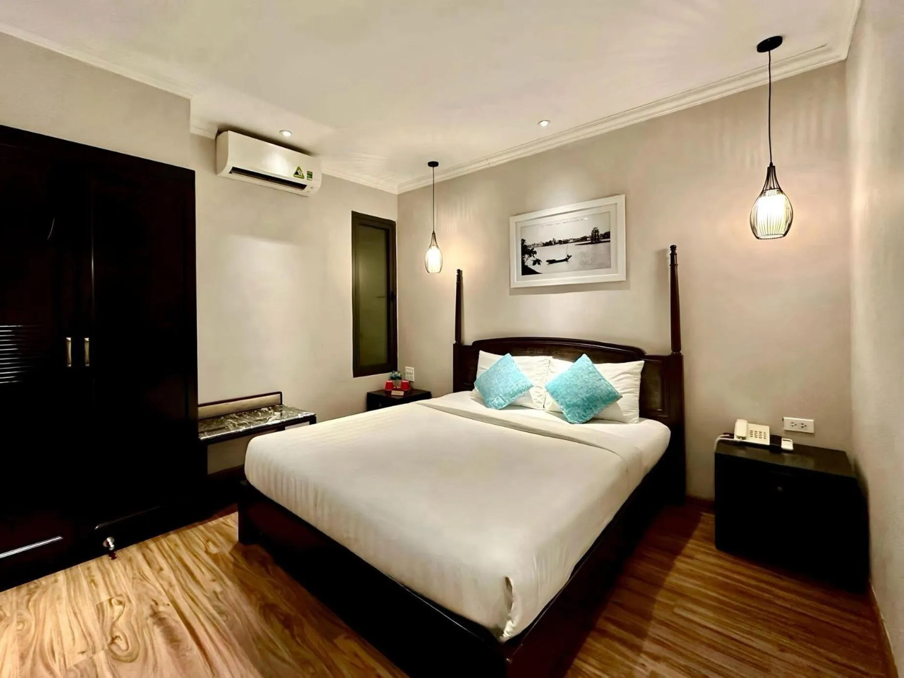 Bedroom, Bed in Hanoi Graceful Hotel and Travel