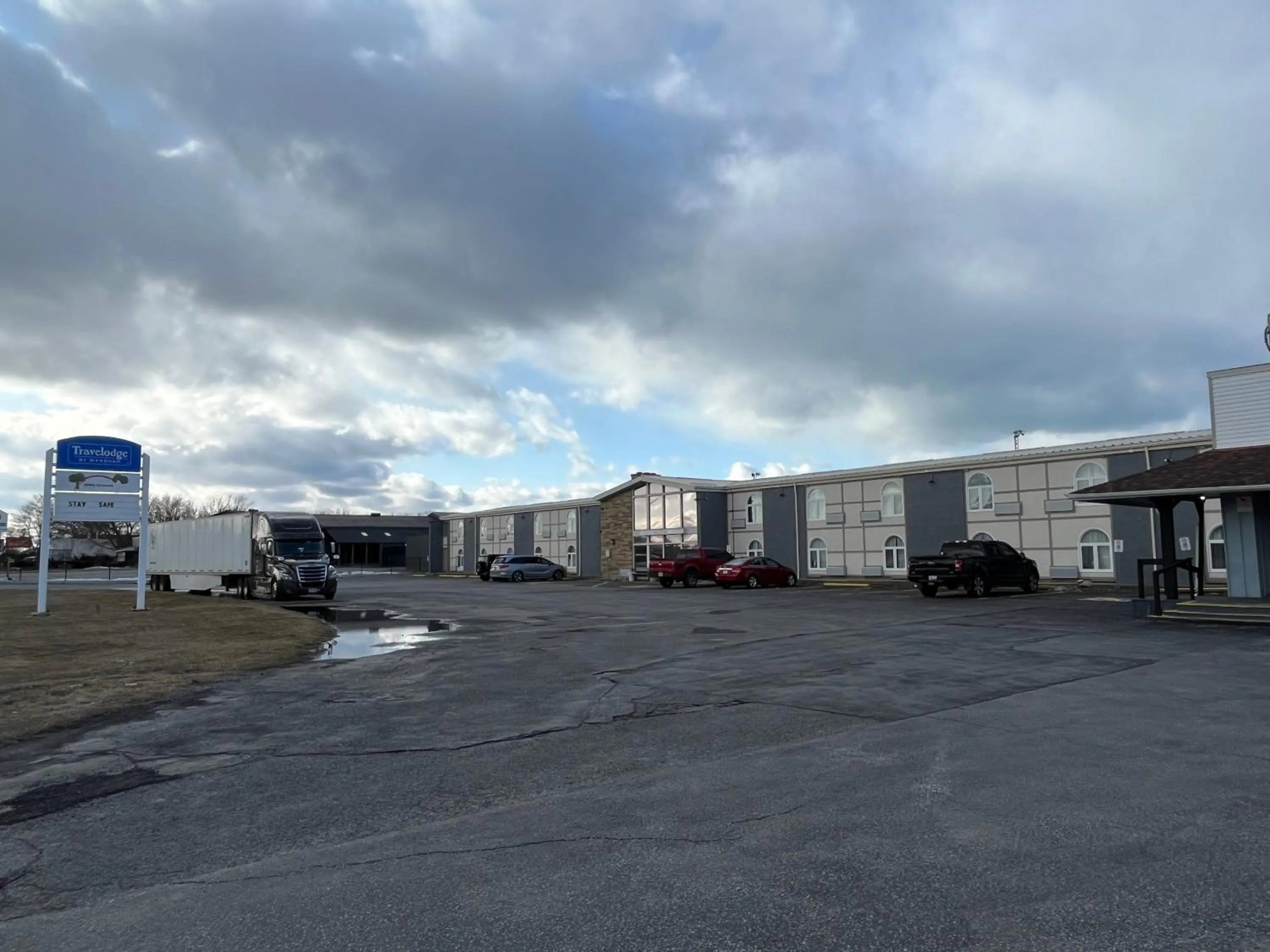 Travelodge by Wyndham Sarnia