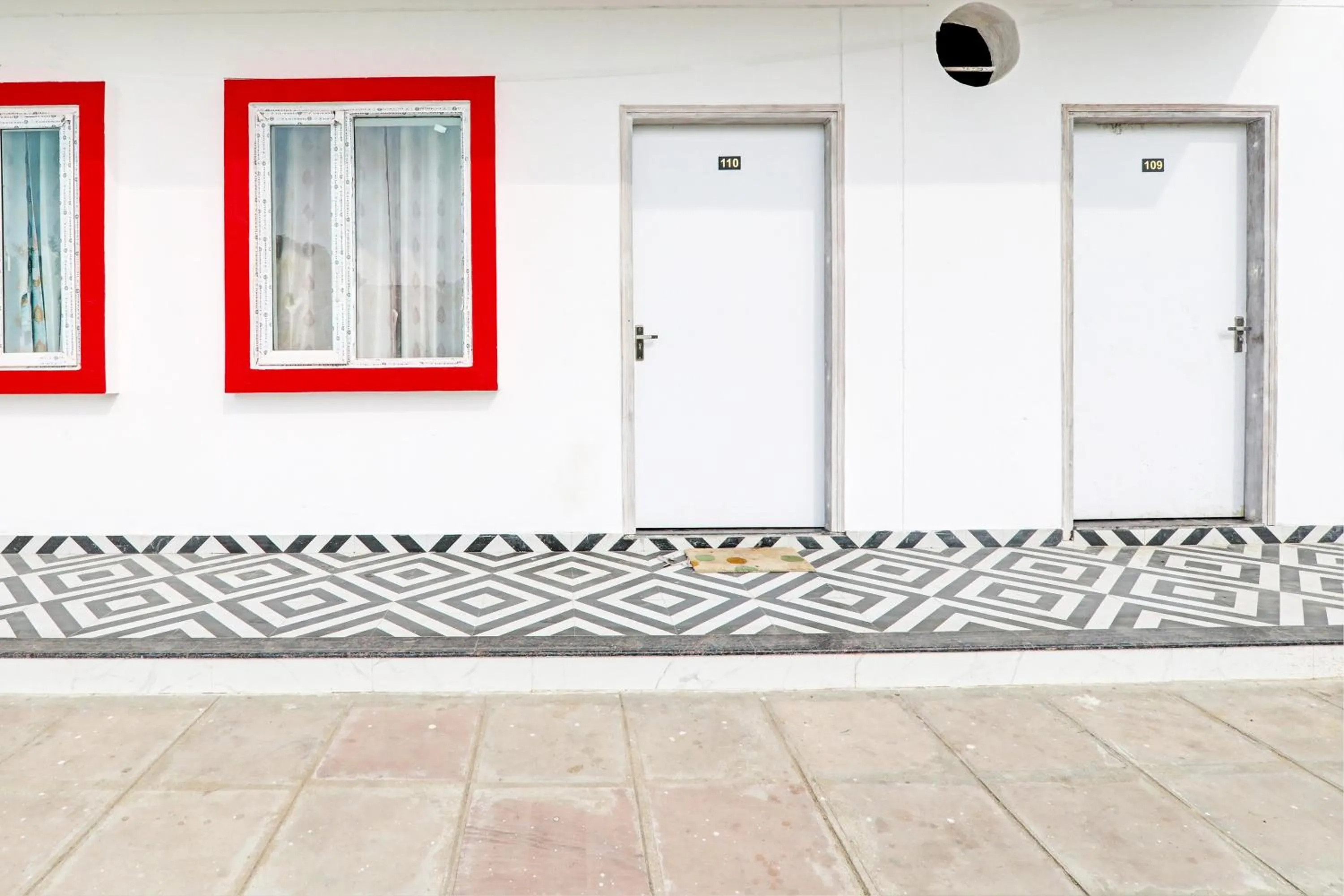 Lobby or reception in Collection O Maharaja Resort