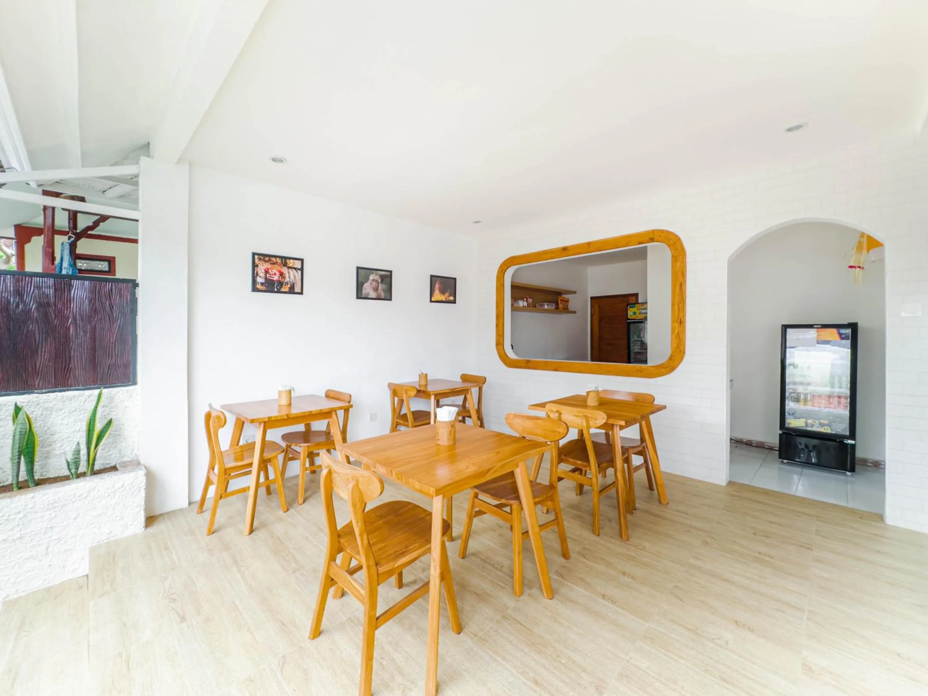 Restaurant/places to eat in Vitasha Supala Ubud - Ubud Center prime location