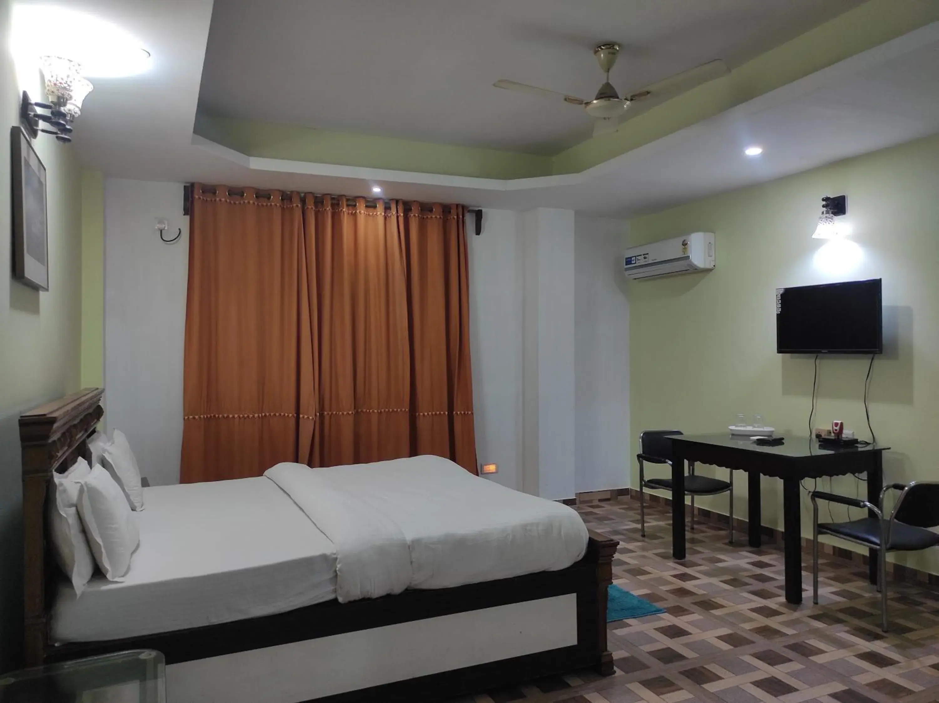 Deluxe Double Room - single occupancy in Hotel Sanjivani Heritage Top Best Budget Hotels in Dibrugarh, Assam Deluxe Double Room - single occupancy in Hotel Sanjivani Heritage Top Best Budget Hotels in Dibrugarh, Assam