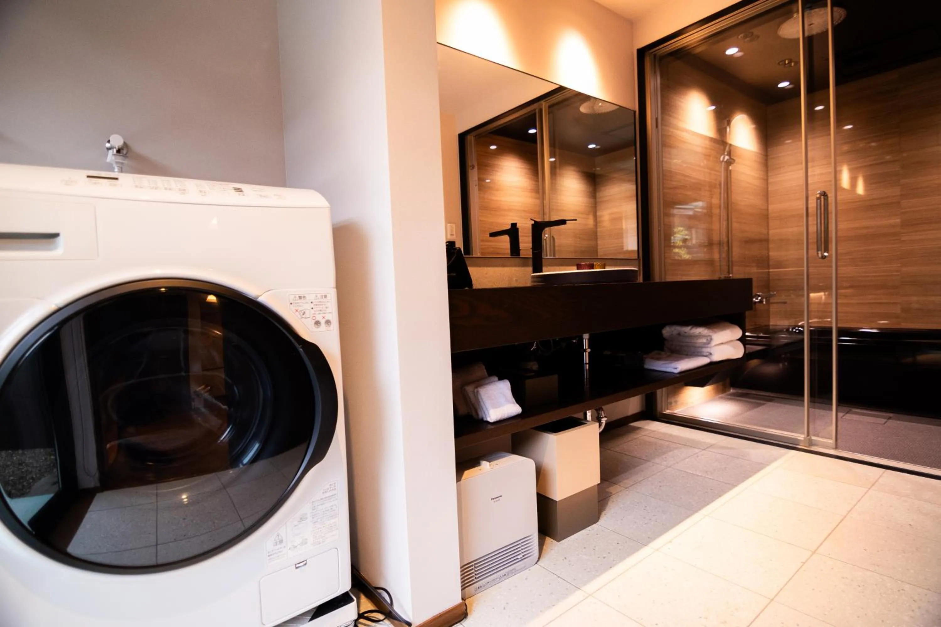 Bathroom in Auberge Homachi Mikuniminato