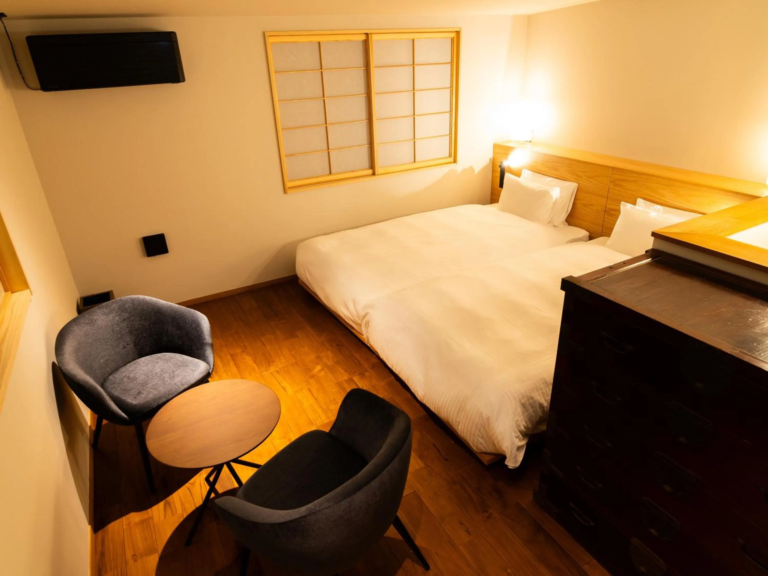 Bedroom, Bed in Auberge Homachi Mikuniminato