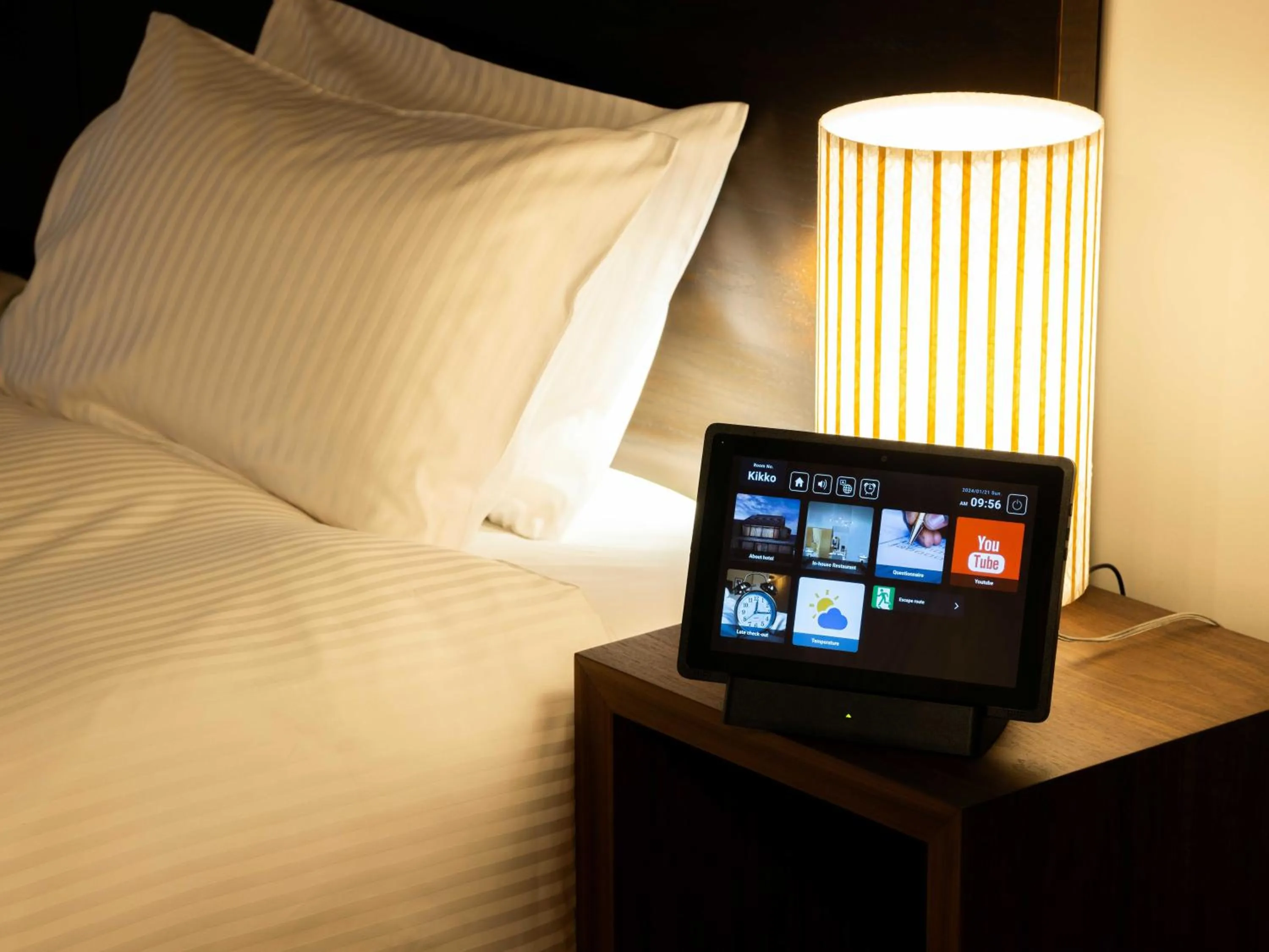 Photo of the whole room, Bed in Auberge Homachi Mikuniminato