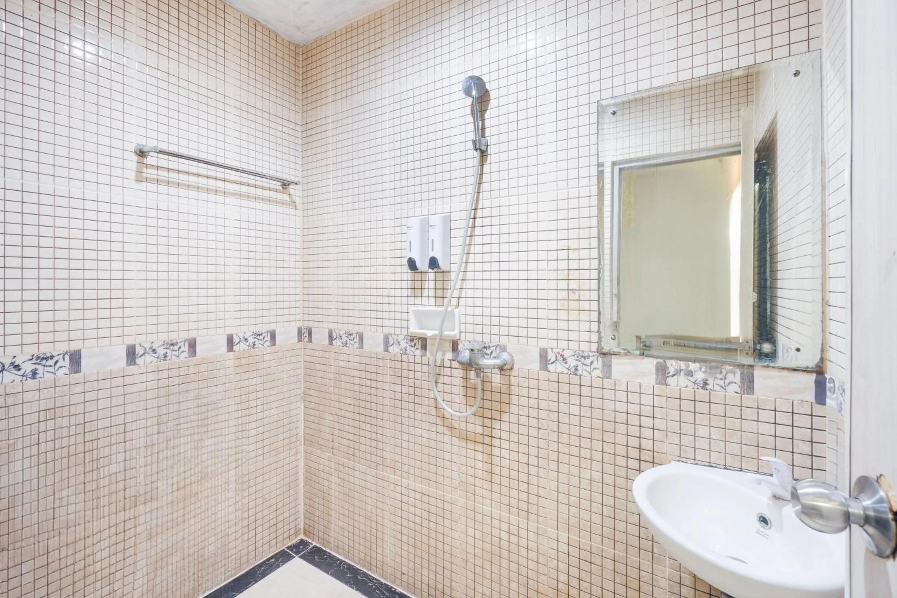 Bathroom in Collection O Mangga Besar Near Mangga Besar Station