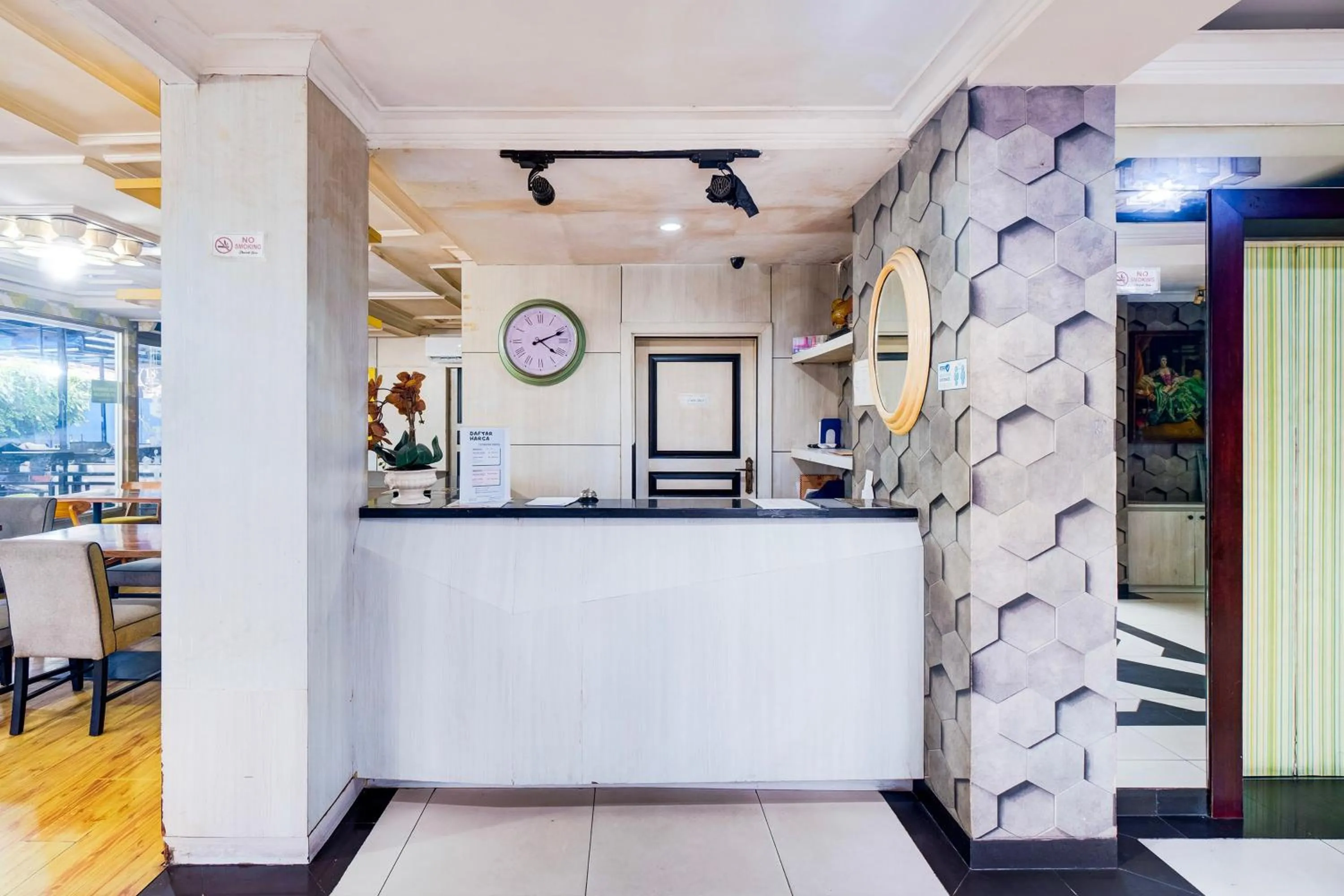 Lobby or reception in Collection O Mangga Besar Near Mangga Besar Station