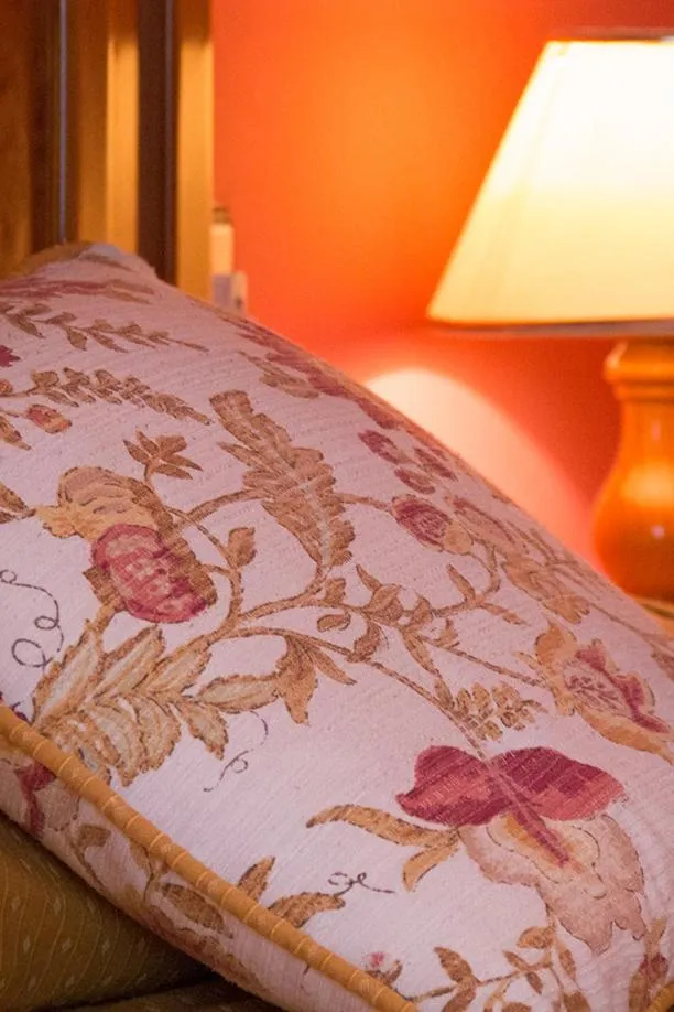 Decorative detail, Bed in Alojamiento Calzada Romana