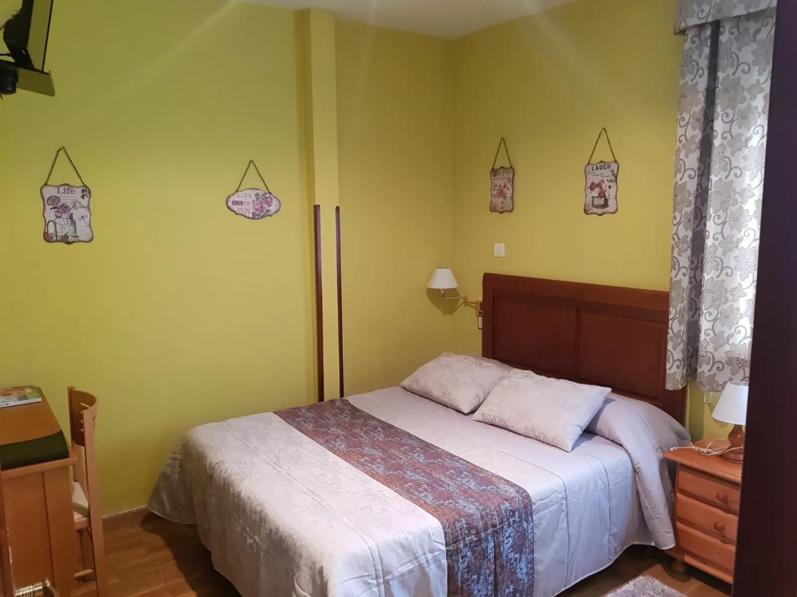 Photo of the whole room, Bed in Alojamiento Calzada Romana