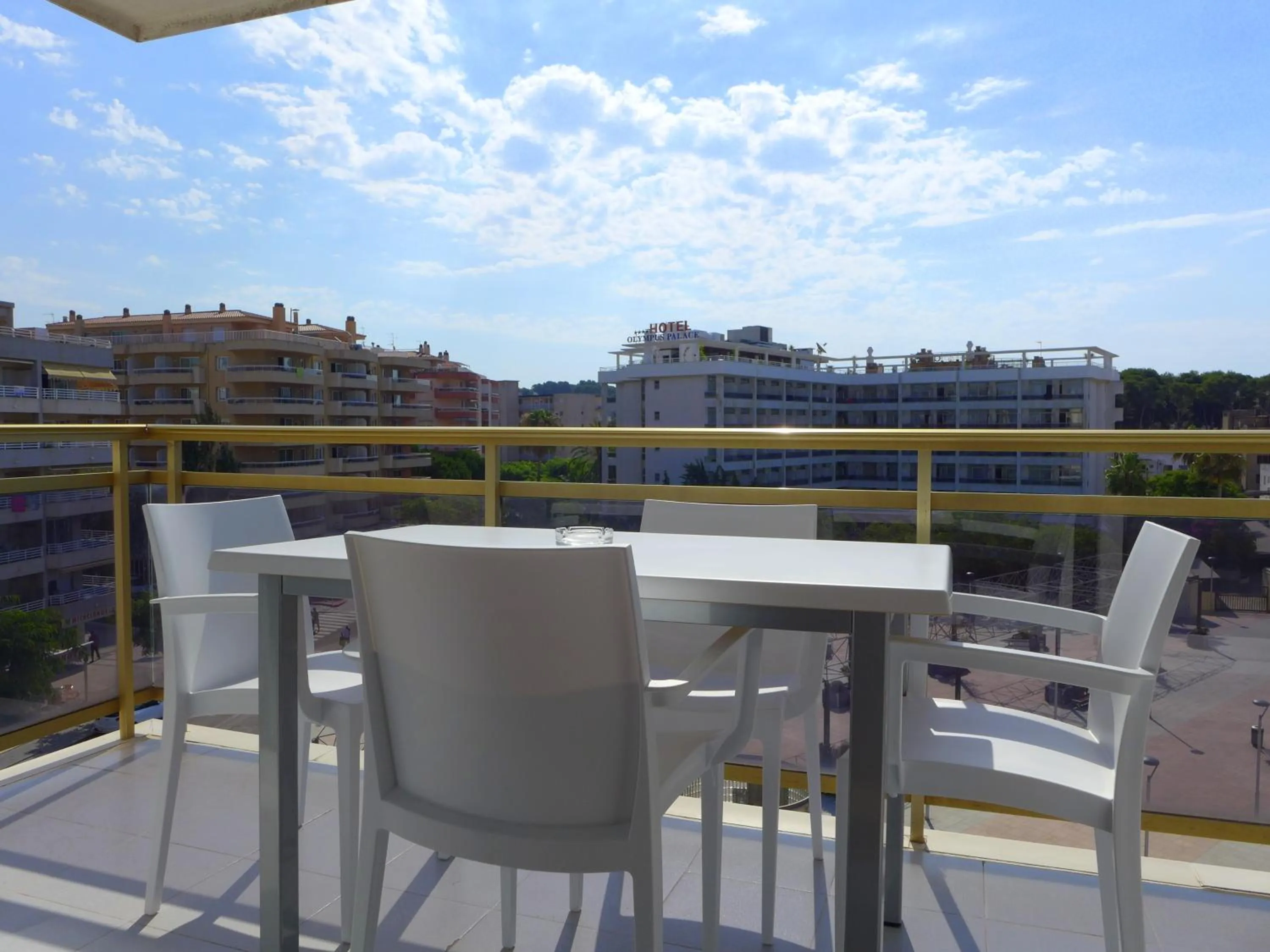Balcony/Terrace in Rentalmar Navarra family suites