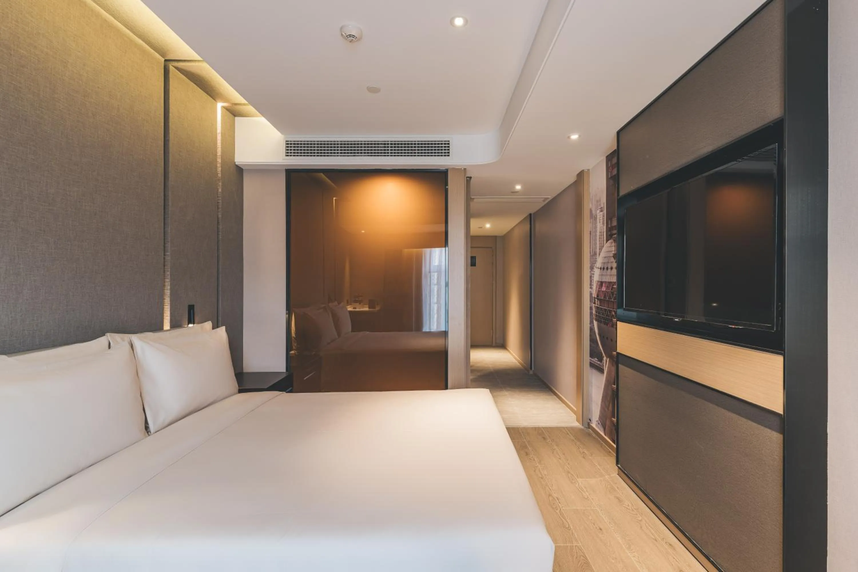 Bed in Atour S Hotel Shanghai Xujiahui Tianyaoqiao