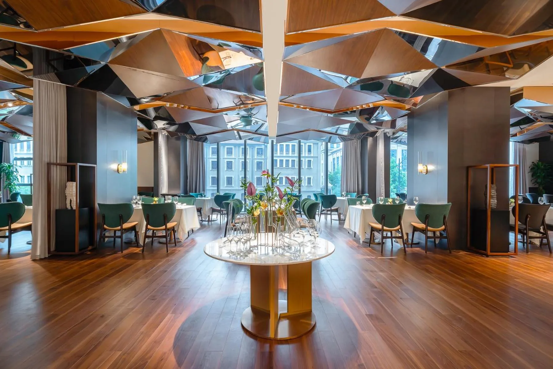 Restaurant/places to eat in Atour Mansion Shanghai City Center-Free Laundry Service by butler-Free Night Snacks