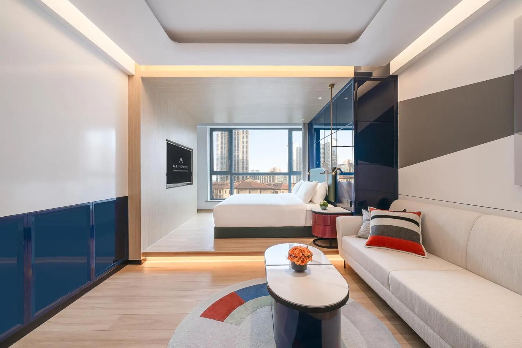 Photo of the whole room, Bed in Atour Mansion Shanghai City Center-Free Laundry Service by butler-Free Night Snacks