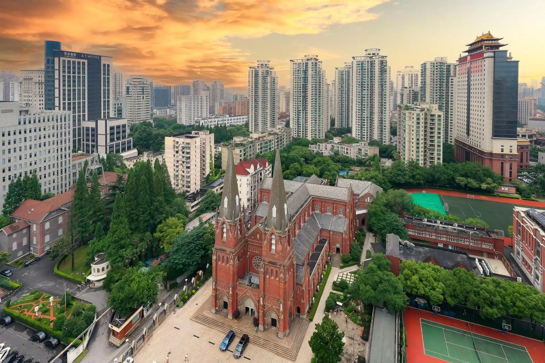 Neighbourhood in Atour Mansion Shanghai City Center-Free Laundry Service by butler-Free Night Snacks