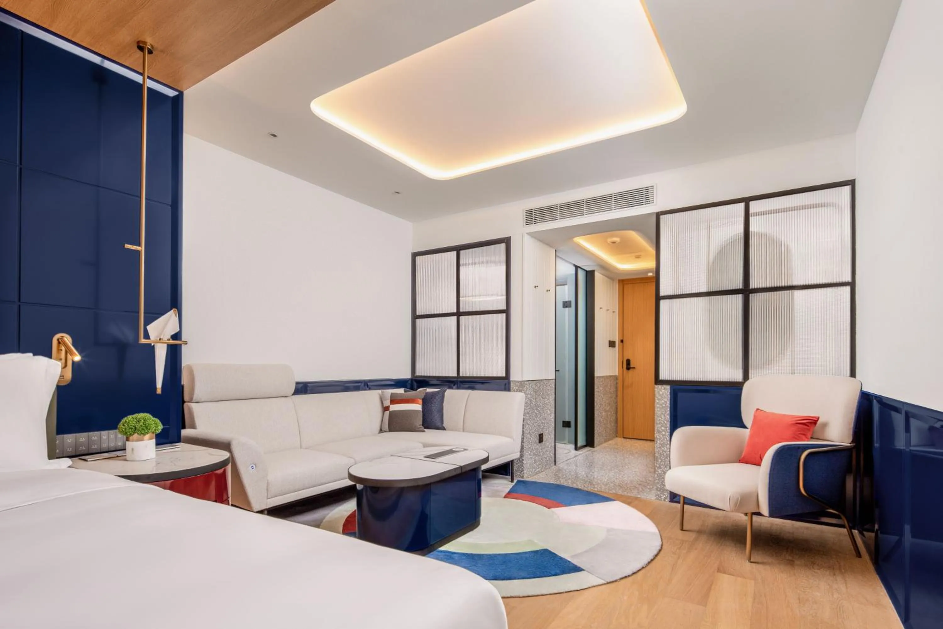 Living room, Bed in Atour Mansion Shanghai City Center-Free Laundry Service by butler-Free Night Snacks