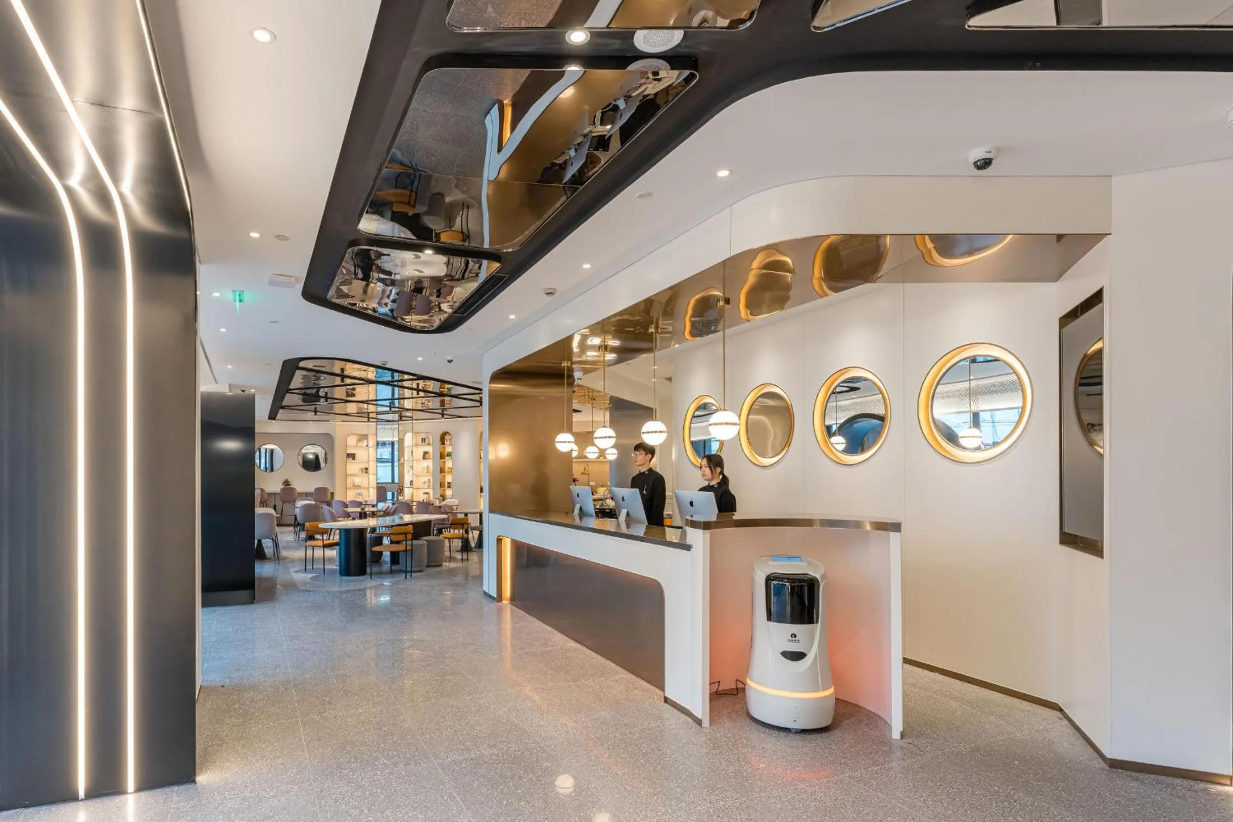 Property building in Atour Light Hotel Shanghai Xujiahui Jiaotong University