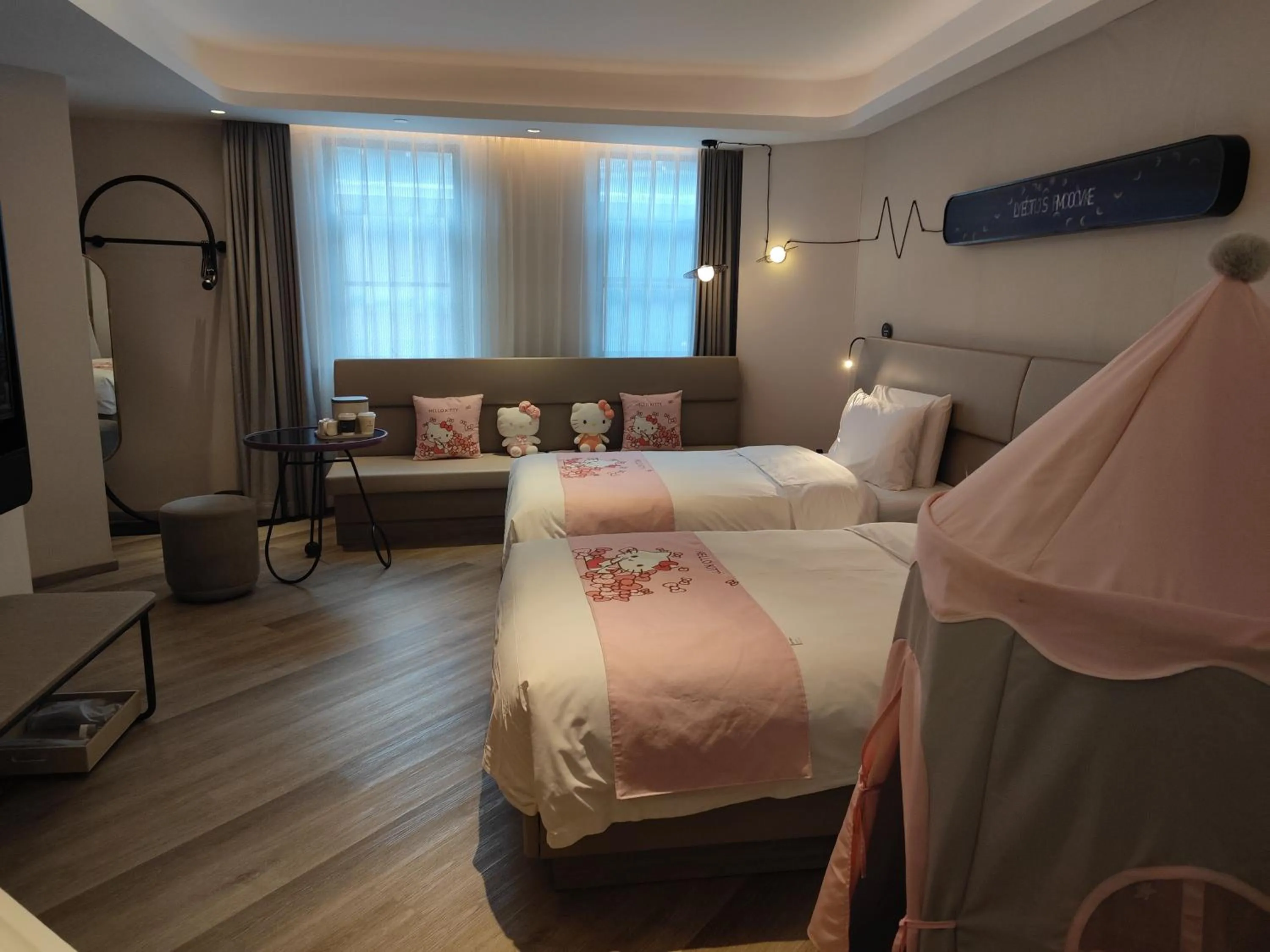 Bed in Atour Light Hotel Shanghai Xujiahui Jiaotong University