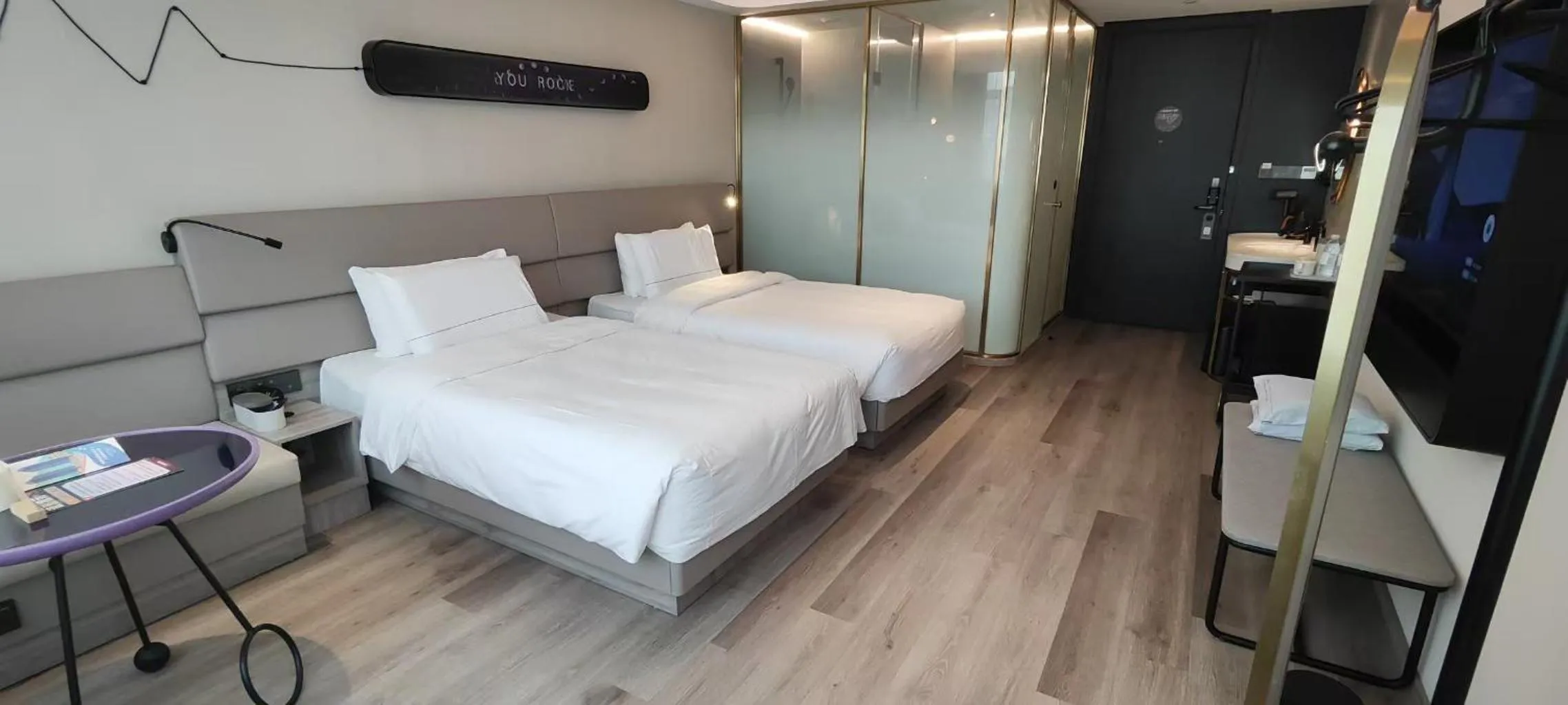 Bed in Atour Light Hotel Shanghai Xujiahui Jiaotong University