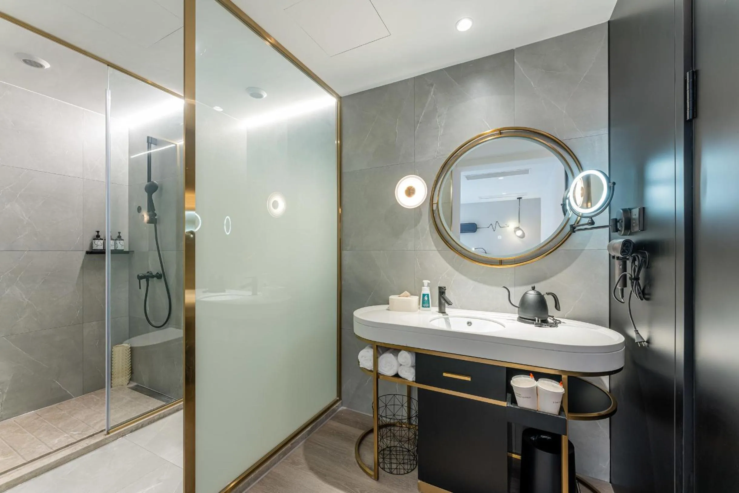 Shower in Atour Light Hotel Shanghai Xujiahui Jiaotong University