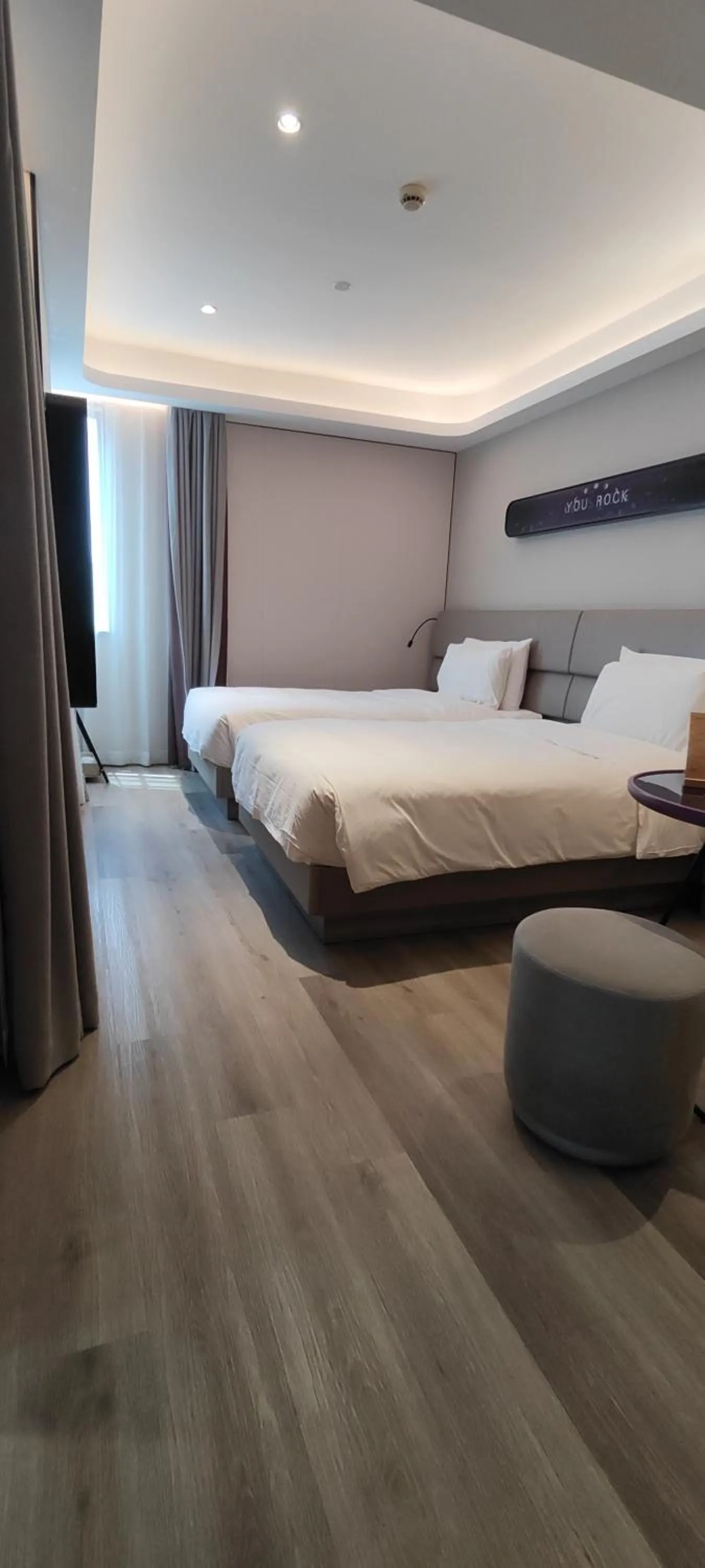 Bed in Atour Light Hotel Shanghai Xujiahui Jiaotong University