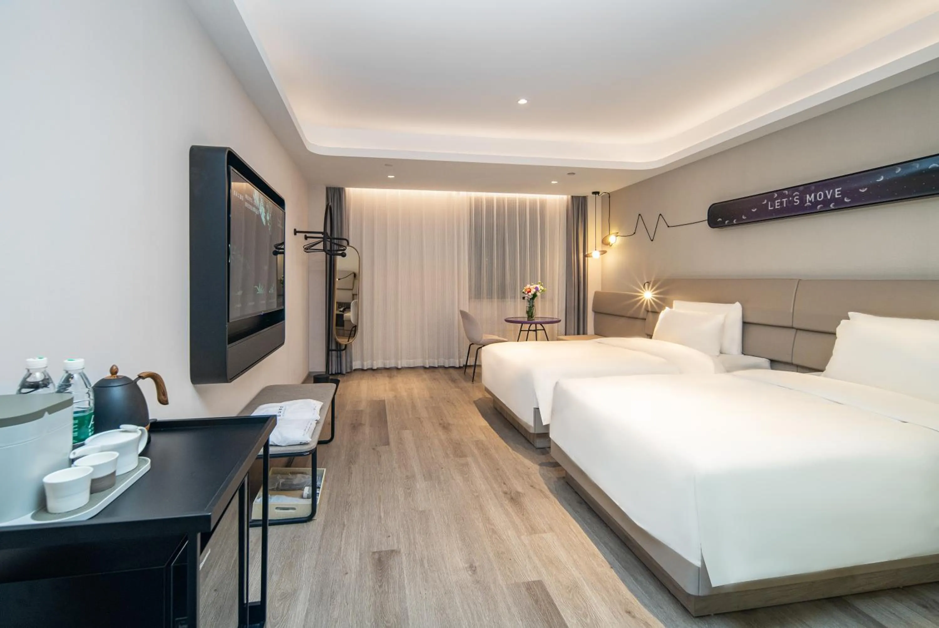 Bed in Atour Light Hotel Shanghai Xujiahui Jiaotong University