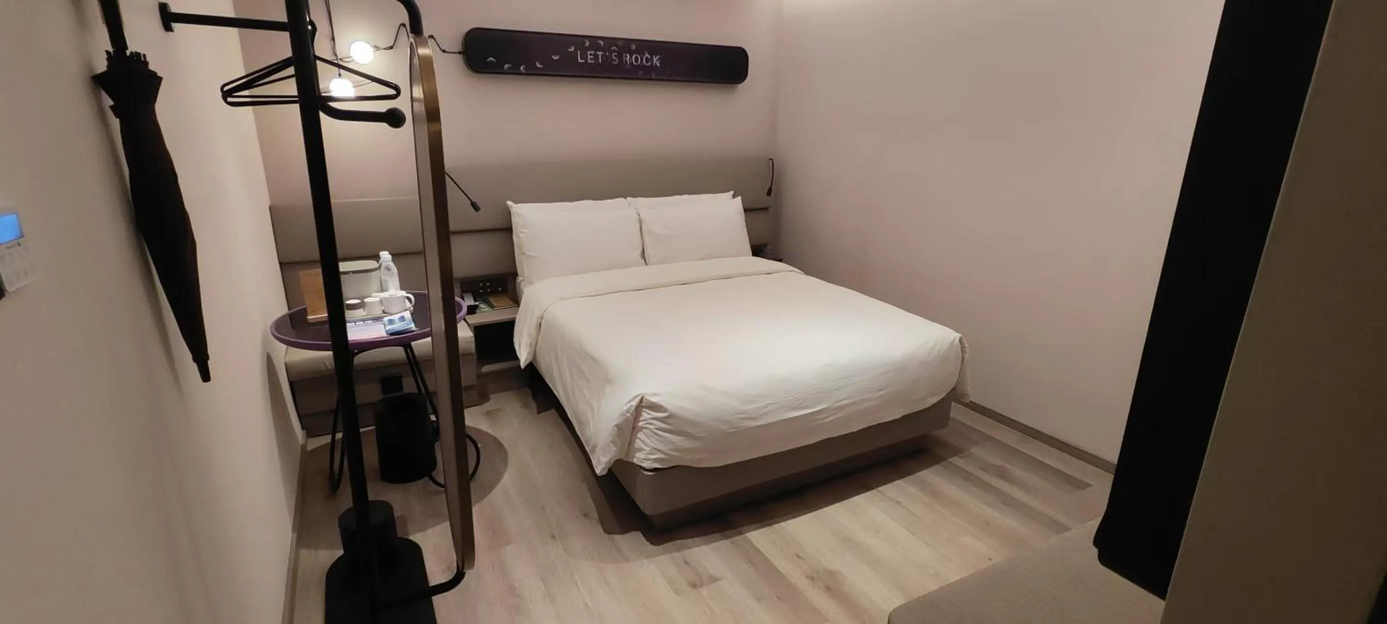 Bedroom, Bed in Atour Light Hotel Shanghai Xujiahui Jiaotong University