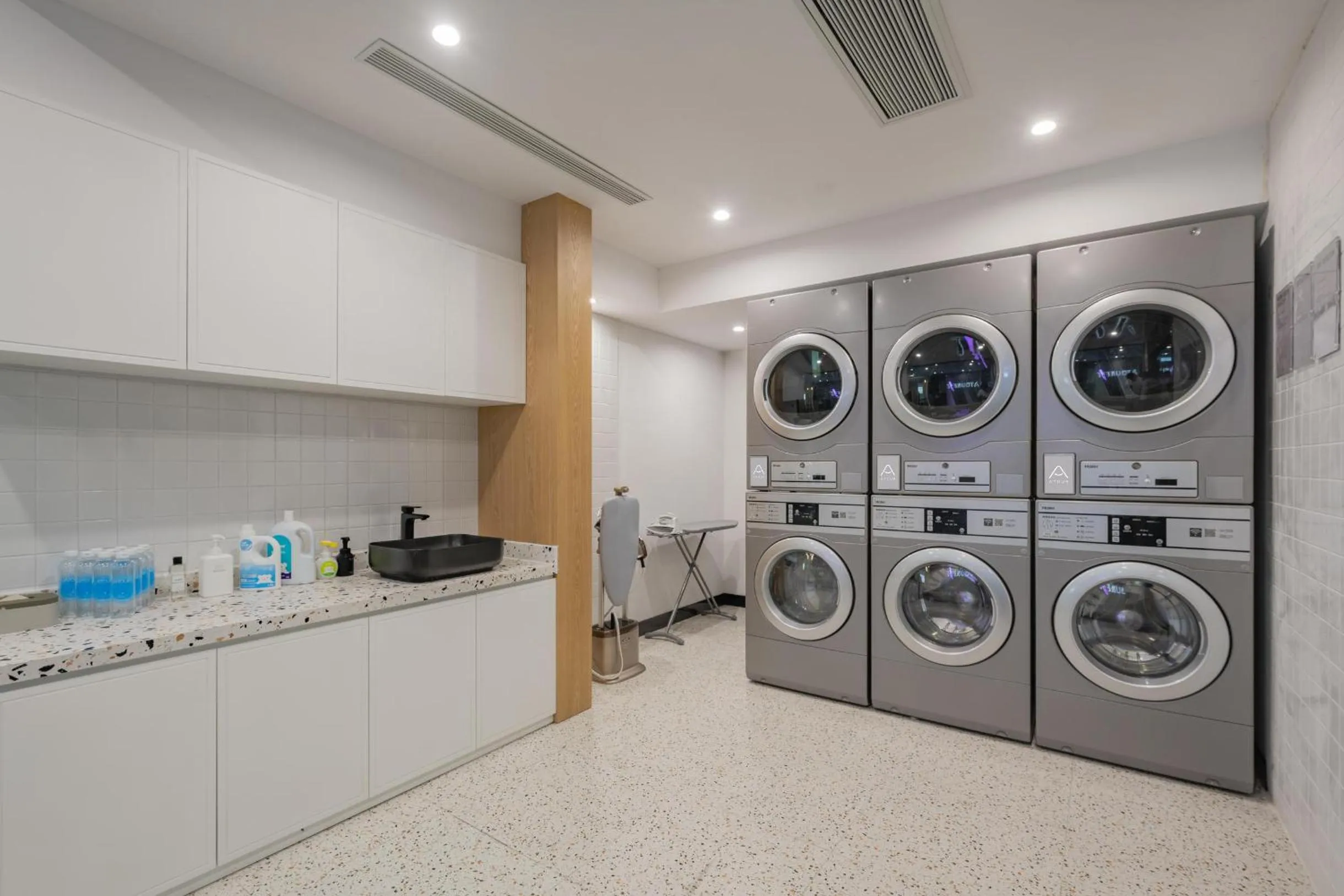 Atour Hotel Shanghai Daning North High Tech Park